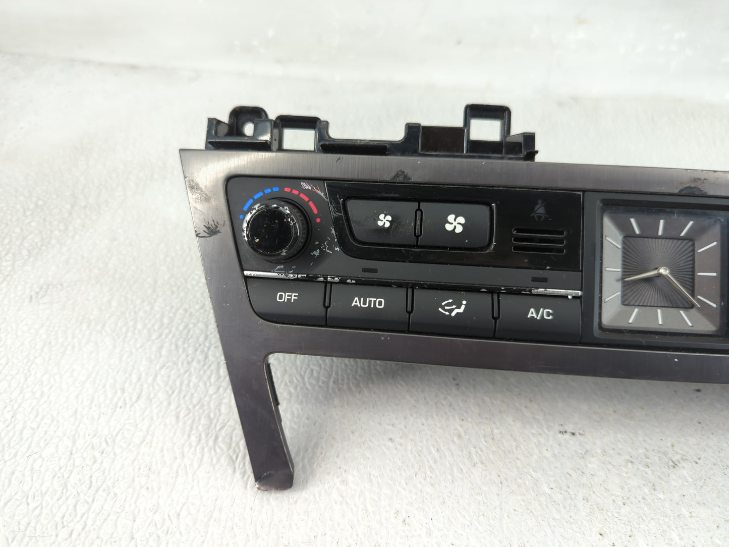 2015-2016 Hyundai Genesis Climate Control Module Temperature AC/Heater Replacement Fits Fits 2015 2016 2017 OEM Used Auto Pa
