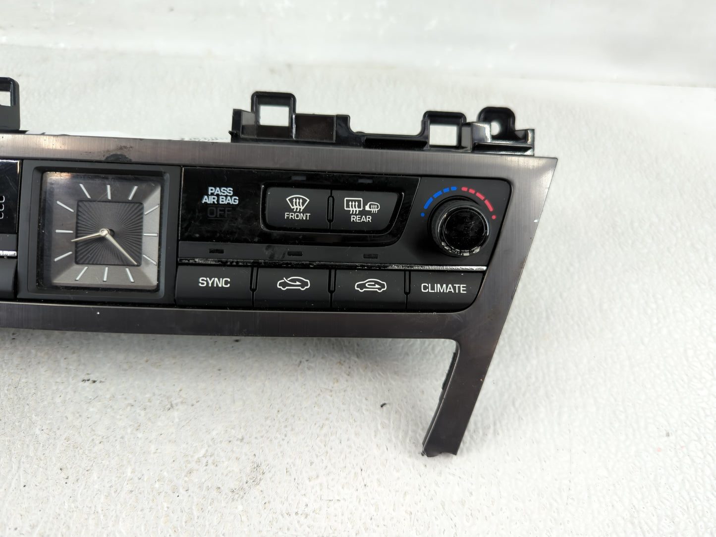 2015-2016 Hyundai Genesis Climate Control Module Temperature AC/Heater Replacement Fits Fits 2015 2016 2017 OEM Used Auto Pa