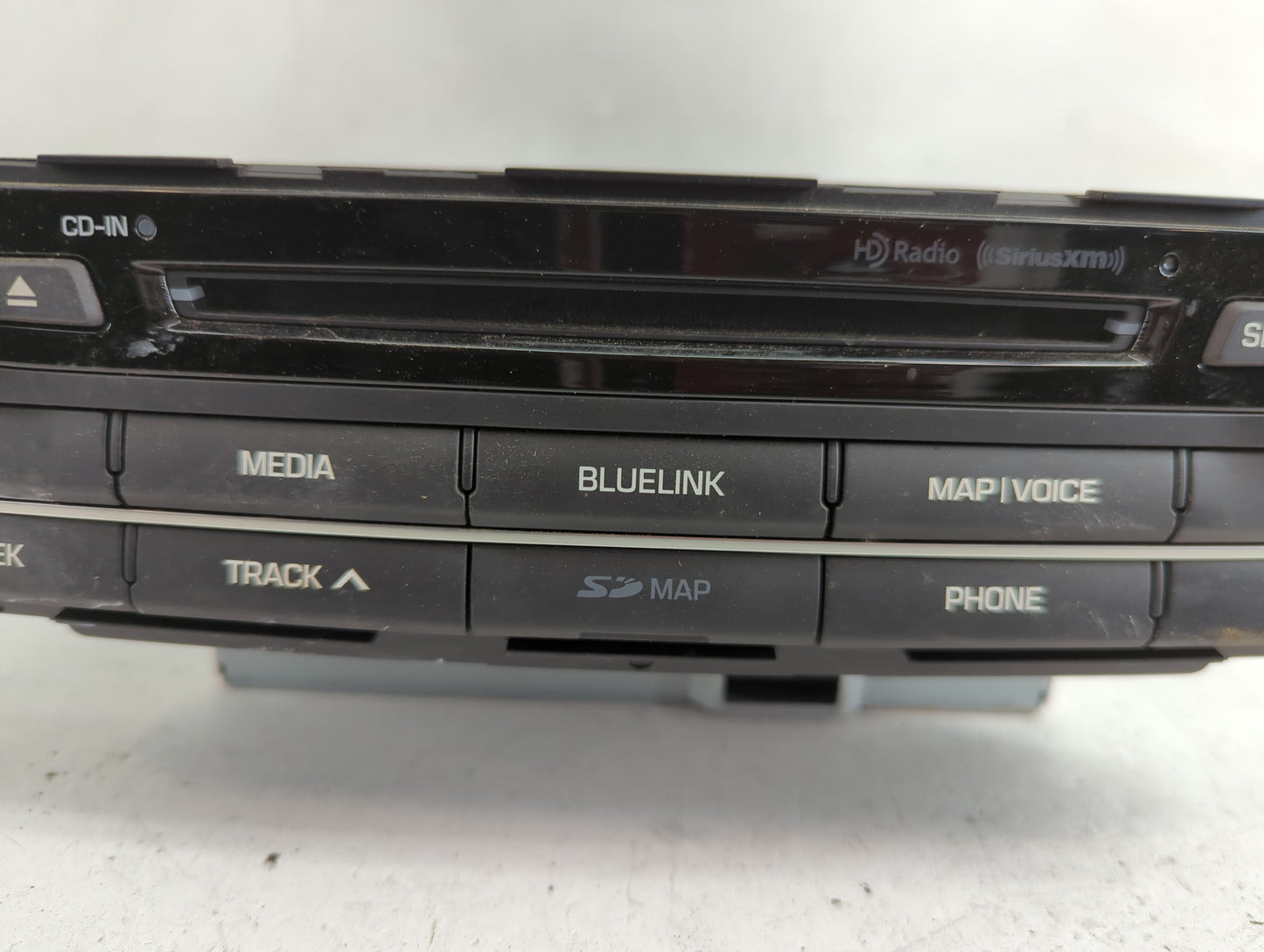 2015-2016 Hyundai Genesis Radio AM FM Cd Player Receiver Replacement P/N:96560-B14224X Fits Fits 2015 2016 OEM Used Auto Par