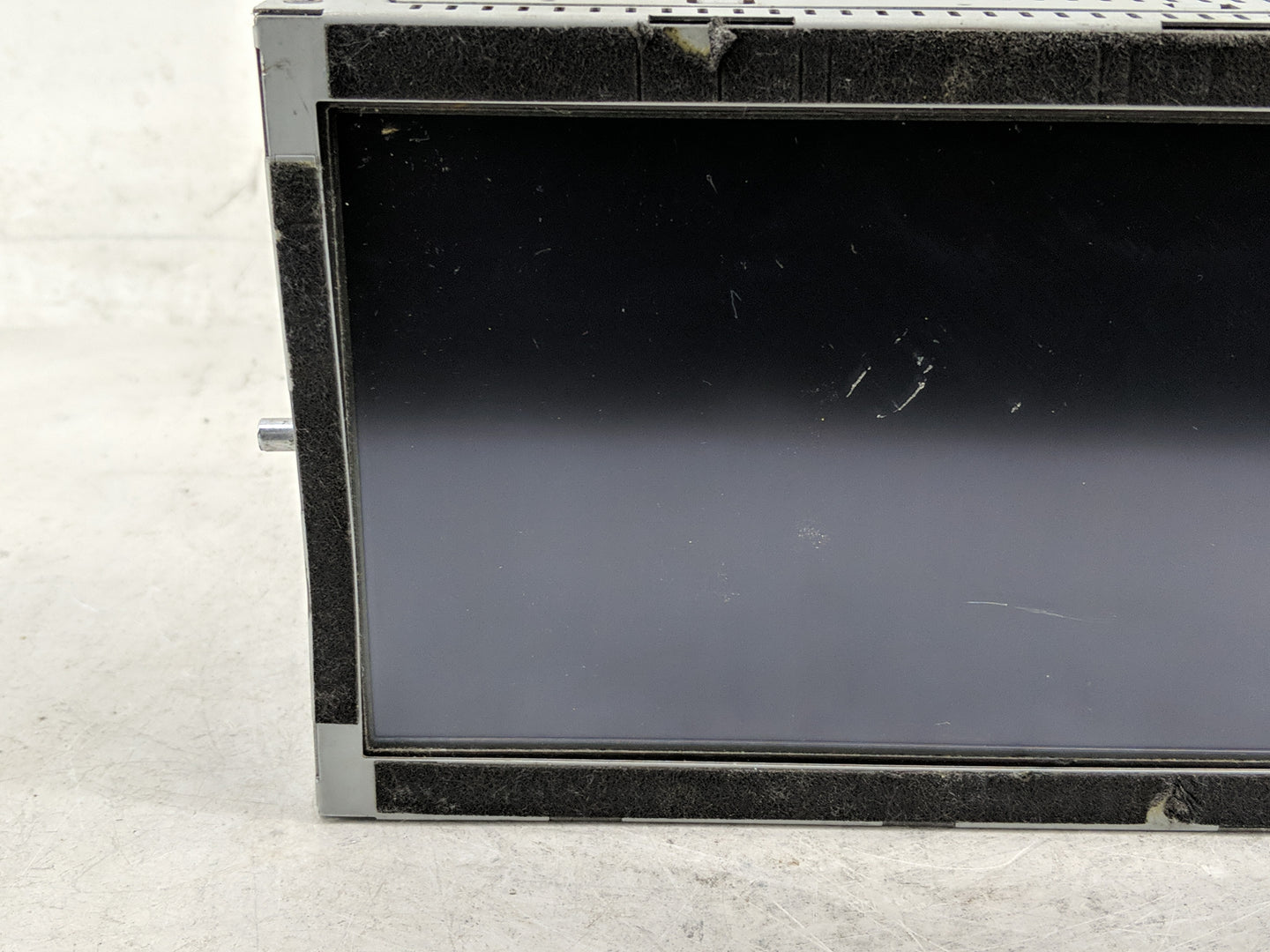 2015-2016 Hyundai Genesis Information Display Screen - Oemusedautoparts1.com