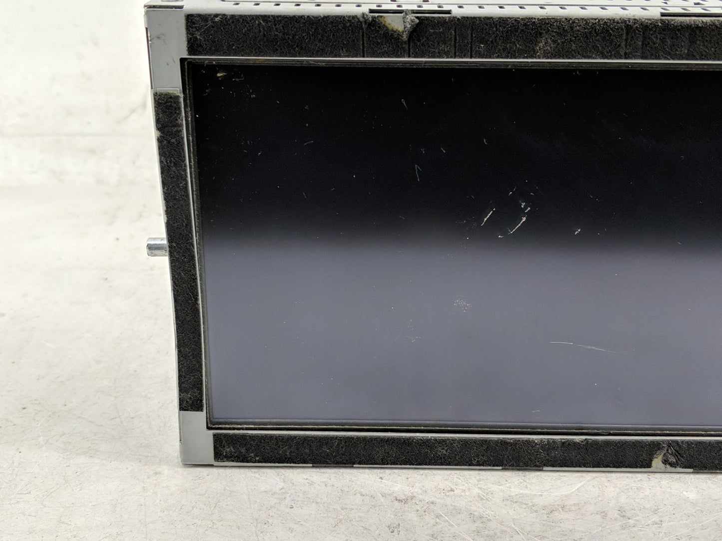 2015-2016 Hyundai Genesis Information Display Screen - Oemusedautoparts1.com