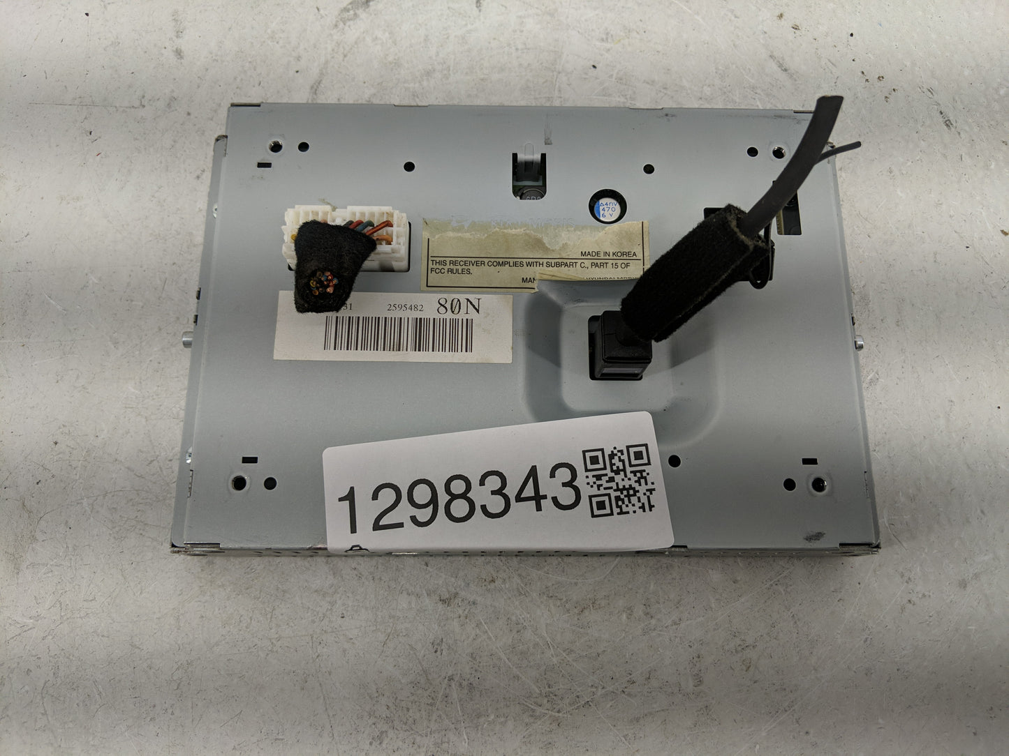 2015-2016 Hyundai Genesis Information Display Screen - Oemusedautoparts1.com