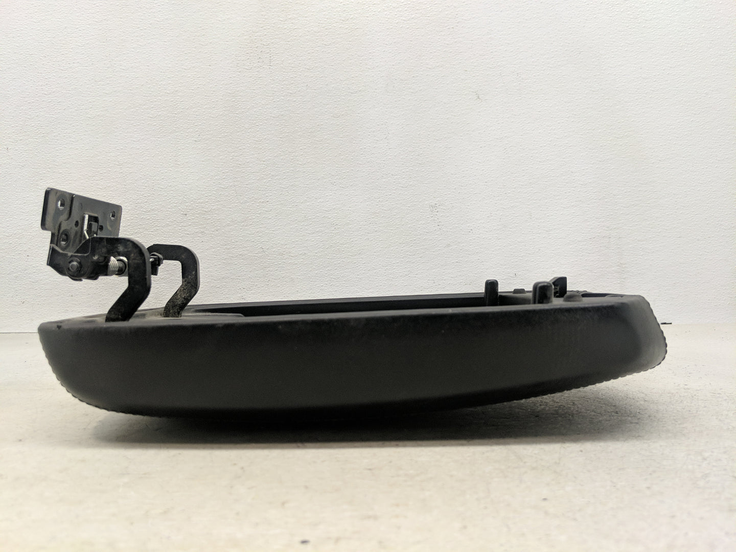 2015 Hyundai Genesis Center Console Armrest Cover Lid Fits OEM Used Auto Parts - Oemusedautoparts1.com