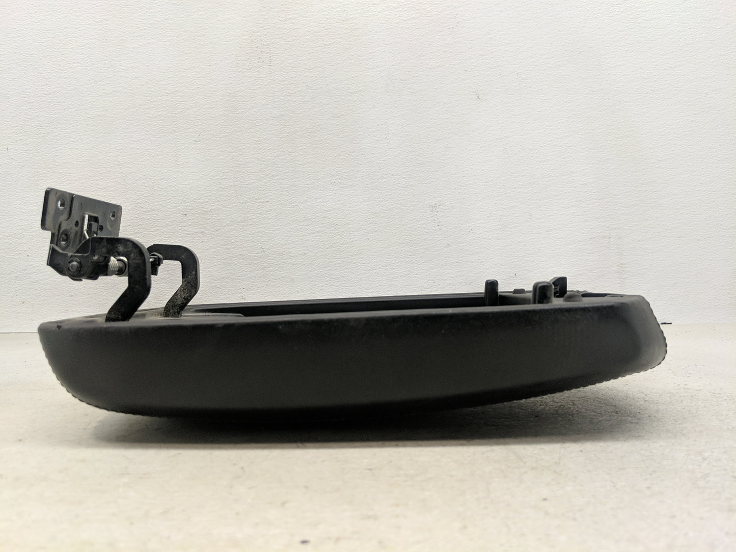 2015 Hyundai Genesis Center Console Armrest Cover Lid Fits OEM Used Auto Parts - Oemusedautoparts1.com