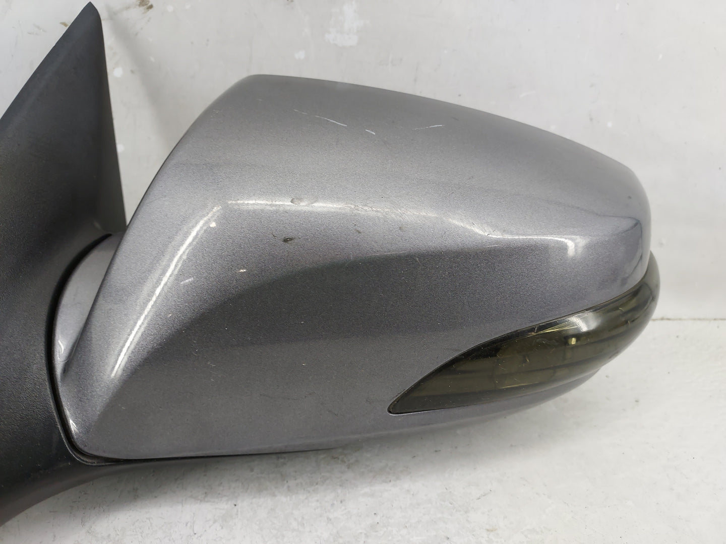 2009-2016 Hyundai Genesis Driver Side View Mirror - Left Door Mirror OEM Used - Oemusedautoparts1.com