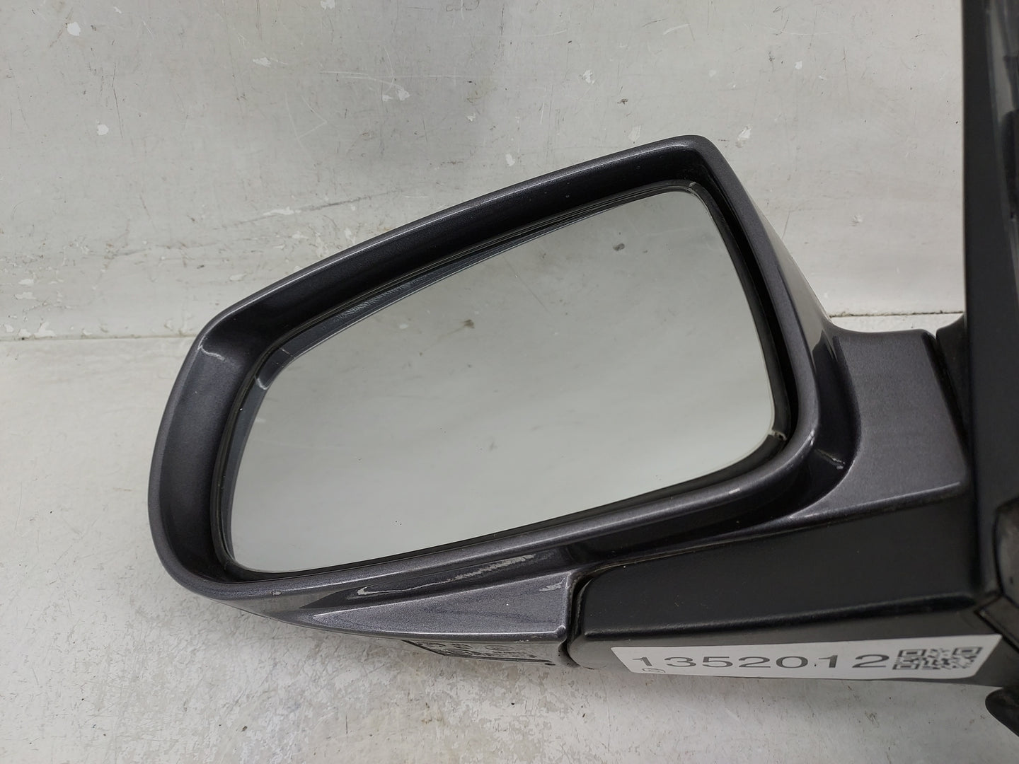 2009-2016 Hyundai Genesis Driver Side View Mirror - Left Door Mirror OEM Used - Oemusedautoparts1.com