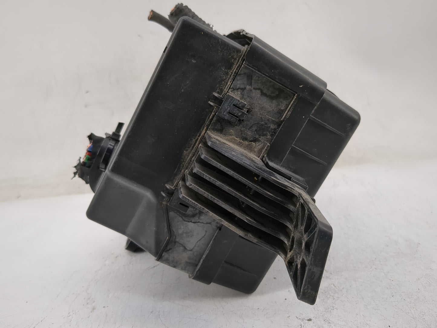 2013-2016 Hyundai Genesis Fusebox Fuse Box Panel Relay Module P/N:N91264-2M522 Fits Fits 2013 2014 2015 2016 OEM Used Auto P