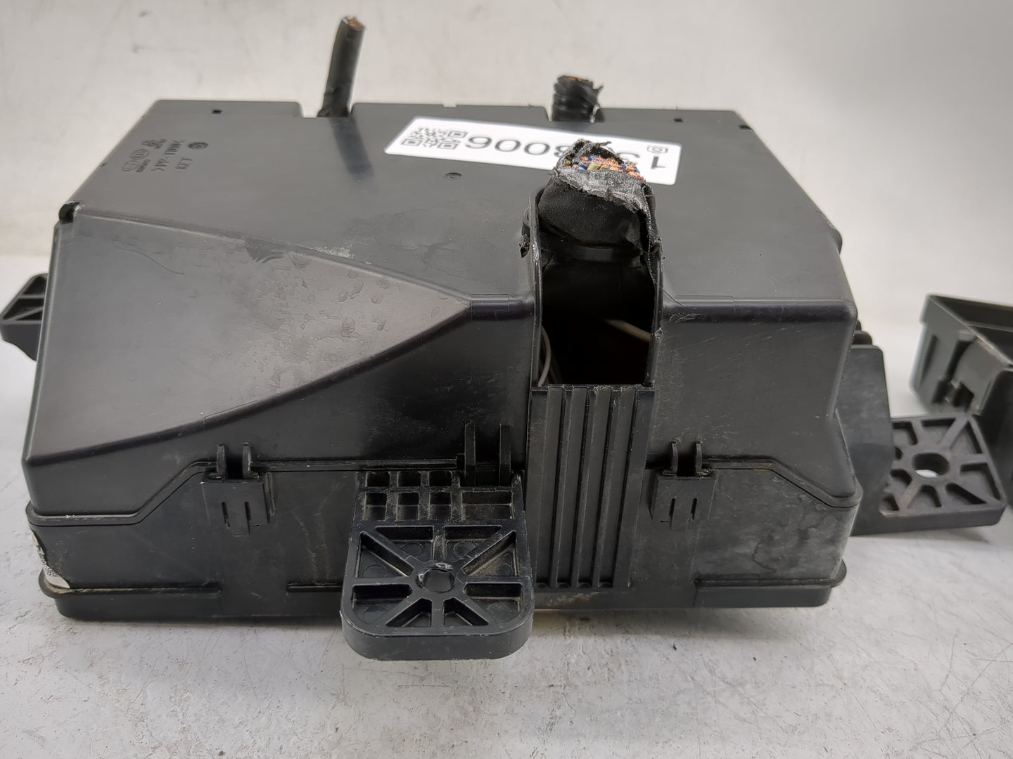 2013-2016 Hyundai Genesis Fusebox Fuse Box Panel Relay Module P/N:N91264-2M522 Fits Fits 2013 2014 2015 2016 OEM Used Auto P