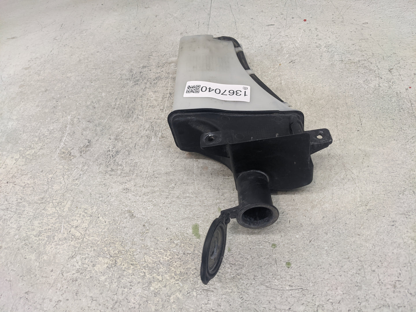 2013 Hyundai Genesis Radiator Coolant Overflow Expansion Tank Bottle - Oemusedautoparts1.com