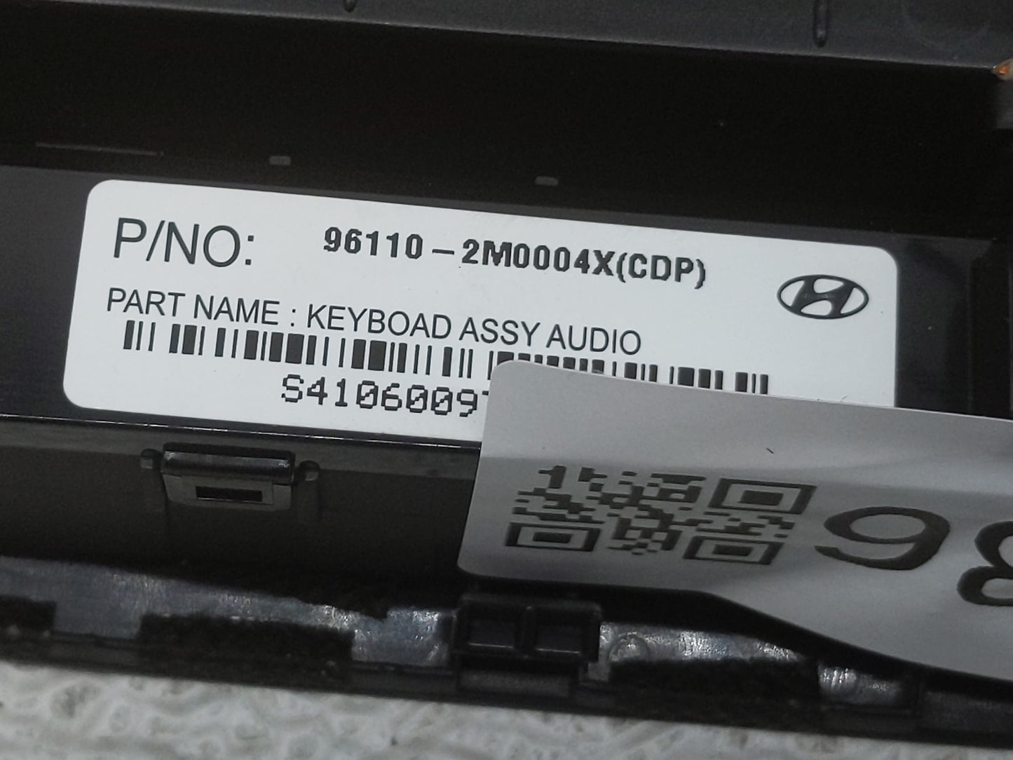 2013-2016 Hyundai Genesis Radio AM FM Cd Player Receiver Replacement P/N:96110-2M0004X Fits Fits 2013 2014 2015 2016 OEM Use