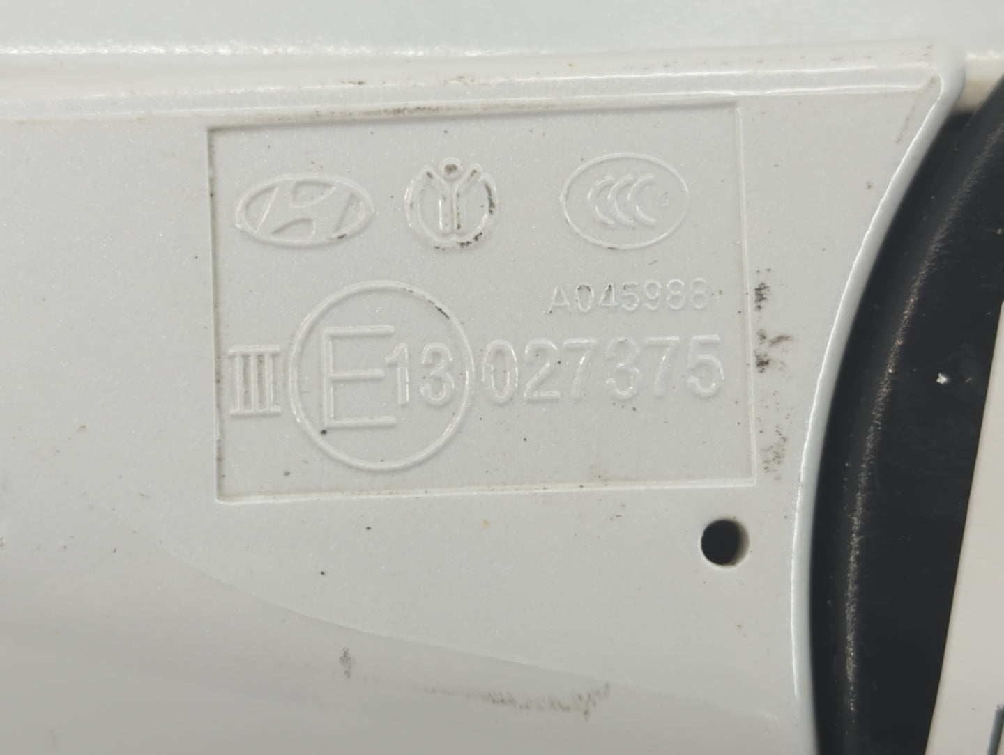 2009-2016 Hyundai Genesis Driver Side View Mirror - Left Door Mirror OEM Used - Oemusedautoparts1.com