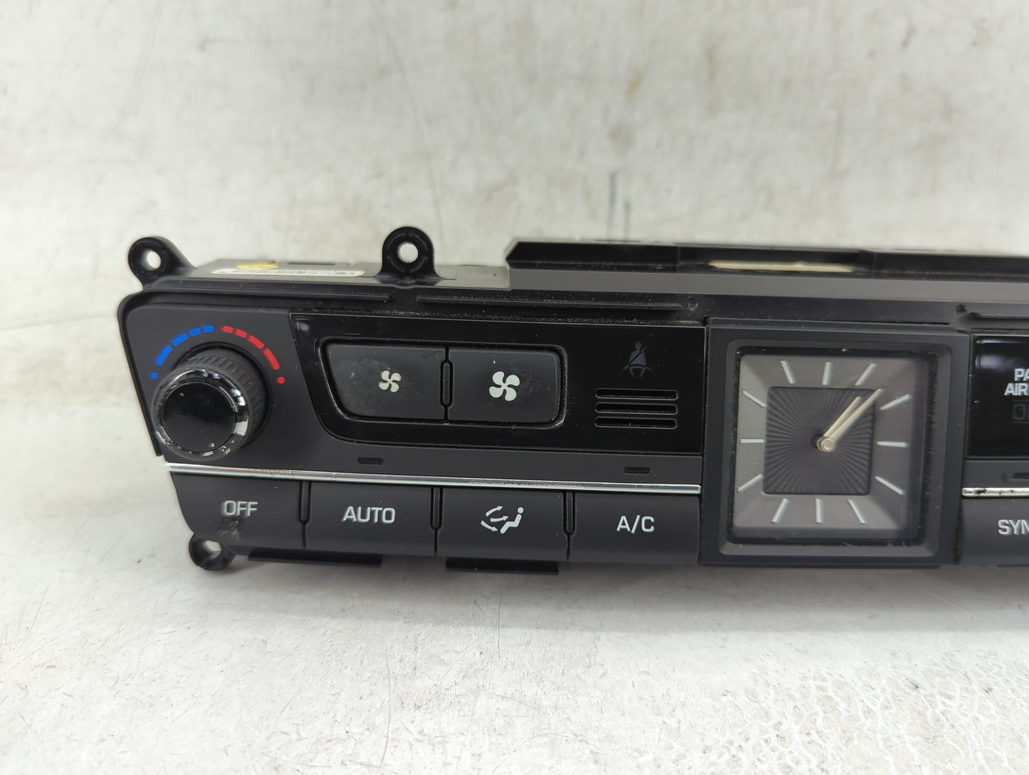 2015-2016 Hyundai Genesis Climate Control Module Temperature AC/Heater Replacement P/N:97250-B1XXX Fits Fits 2015 2016 2017 