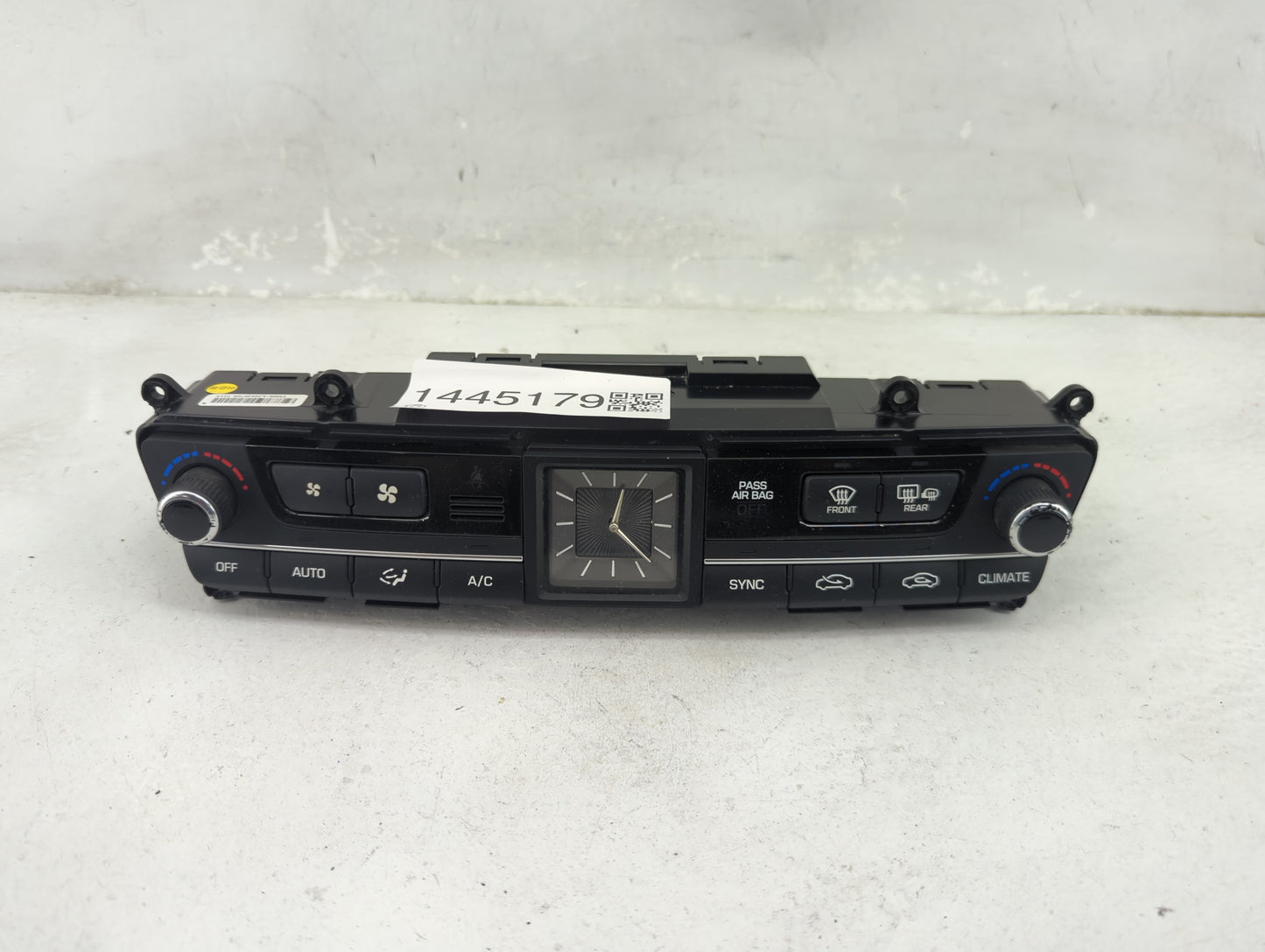2015-2016 Hyundai Genesis Climate Control Module Temperature AC/Heater Replacement P/N:PDHCA20140728 Fits Fits 2015 2016 201