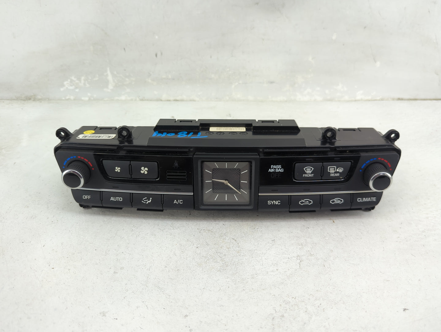 2015-2016 Hyundai Genesis Climate Control Module Temperature AC/Heater Replacement P/N:97250-B1XXX 97250-B1120 Fits OEM Used