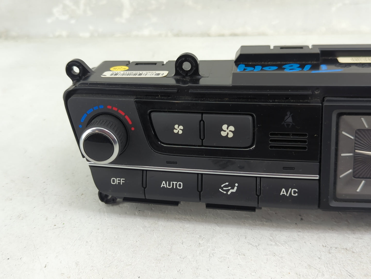 2015-2016 Hyundai Genesis Climate Control Module Temperature AC/Heater Replacement P/N:97250-B1XXX 97250-B1120 Fits OEM Used