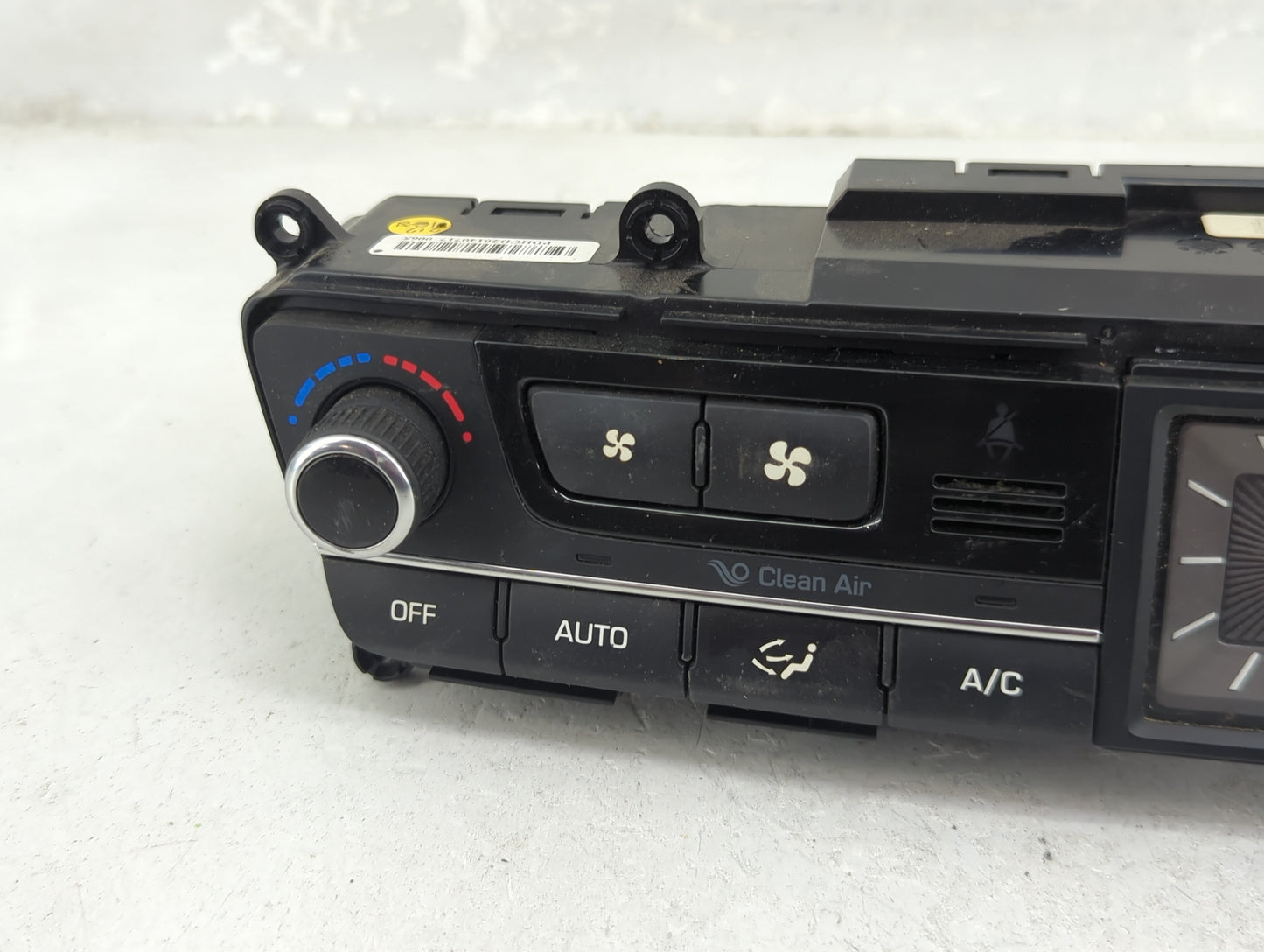 2015-2016 Hyundai Genesis Climate Control Module Temperature AC/Heater Replacement P/N:97250-B1150 97250-B1XXX Fits OEM Used