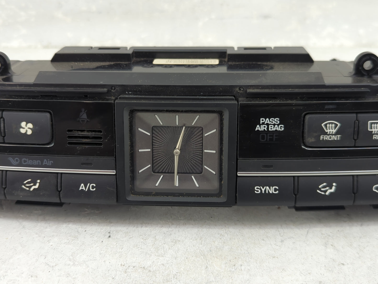 2015-2016 Hyundai Genesis Climate Control Module Temperature AC/Heater Replacement P/N:97250-B1150 97250-B1XXX Fits OEM Used