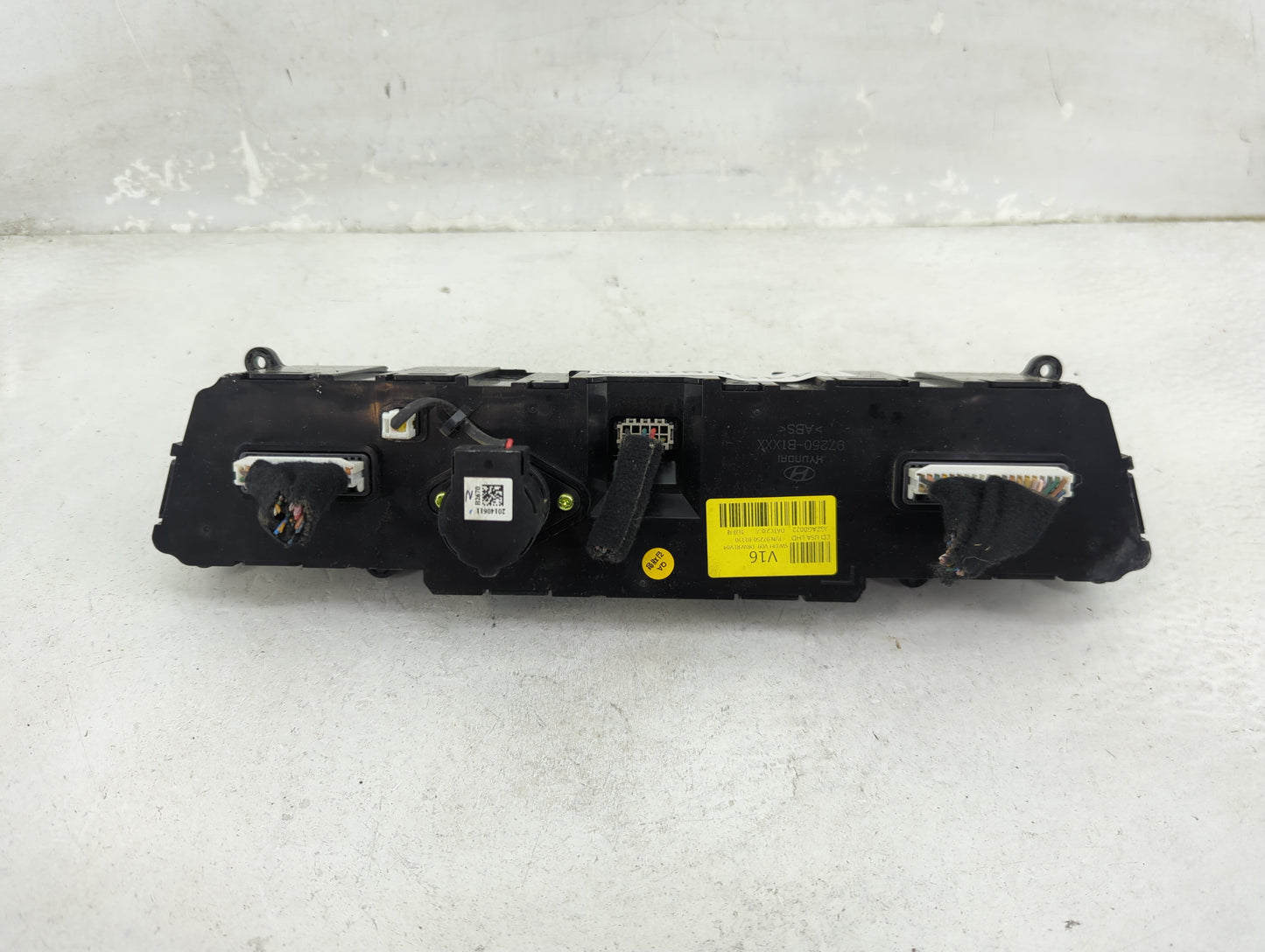 2015-2016 Hyundai Genesis Climate Control Module Temperature AC/Heater Replacement P/N:97250-B1150 97250-B1XXX Fits OEM Used