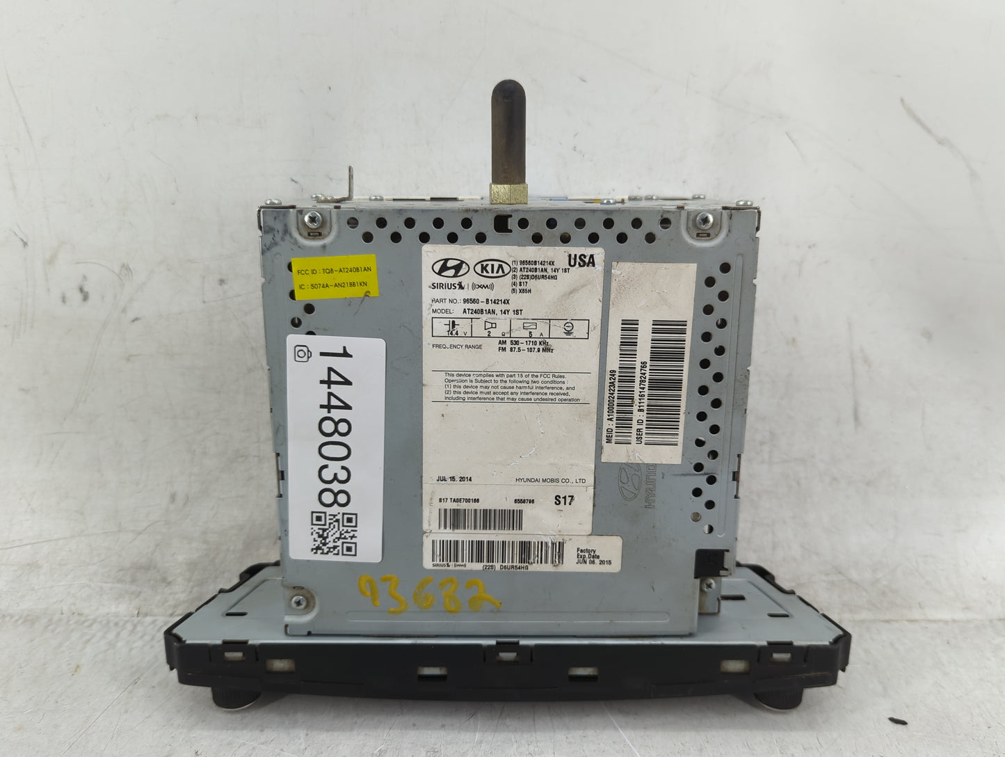 2015 Hyundai Genesis Radio AM FM Cd Player Receiver Replacement P/N:96560-B14214X AT240B1AN Fits OEM Used Auto Parts - Oemus