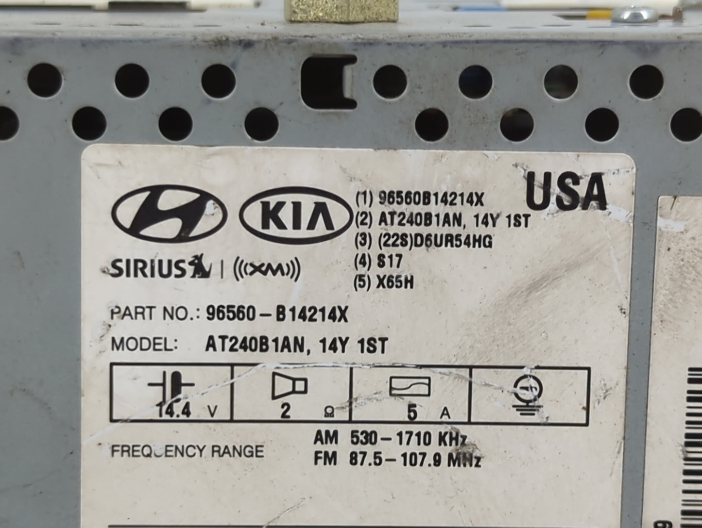 2015 Hyundai Genesis Radio AM FM Cd Player Receiver Replacement P/N:96560-B14214X AT240B1AN Fits OEM Used Auto Parts - Oemus