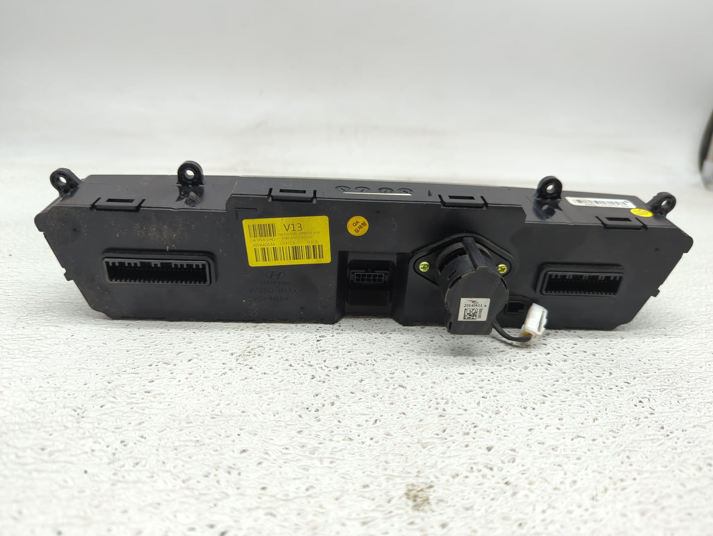 2015-2016 Hyundai Genesis Climate Control Module Temperature AC/Heater Replacement P/N:97250-B1120 Fits Fits 2015 2016 2017 