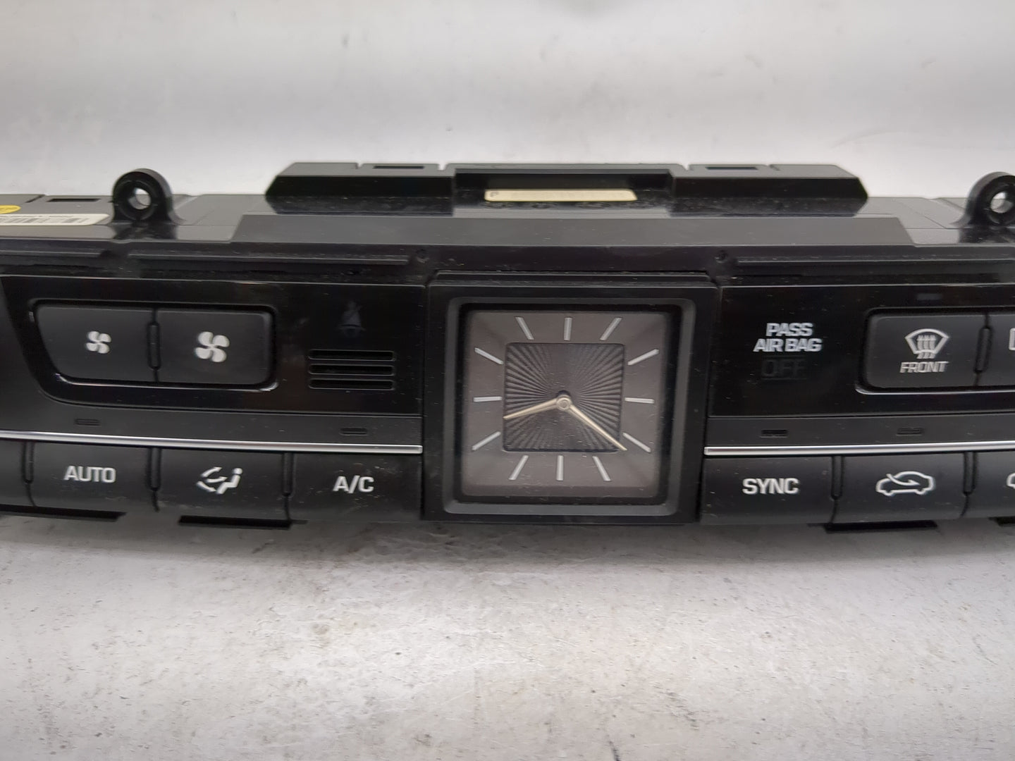 2015-2016 Hyundai Genesis Climate Control Module Temperature AC/Heater Replacement P/N:97250-B1XXX 97250-B1120 Fits OEM Used