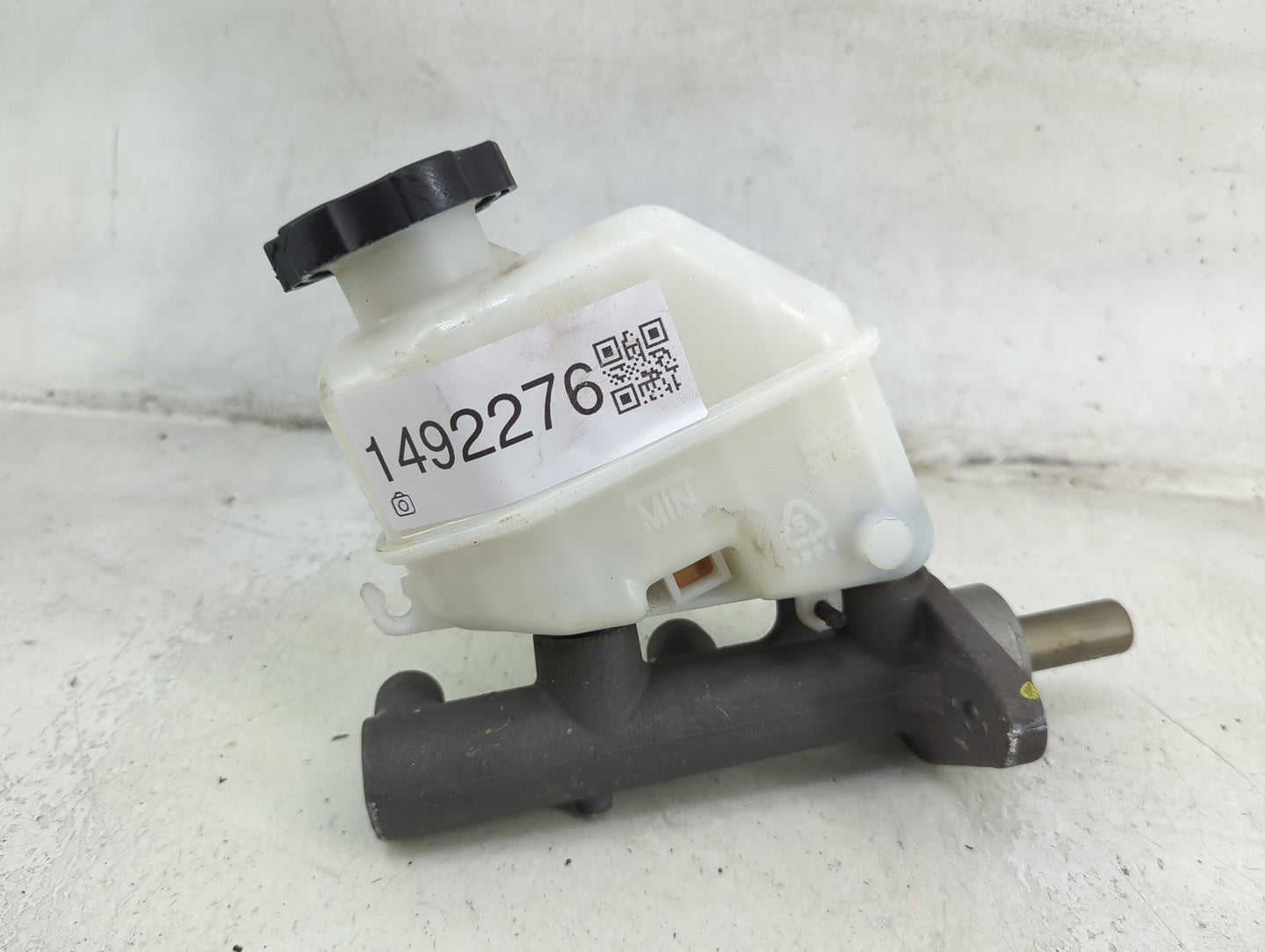 2009-2016 Hyundai Genesis Brake Master Cylinder 1492276 - Oemusedautoparts1.com