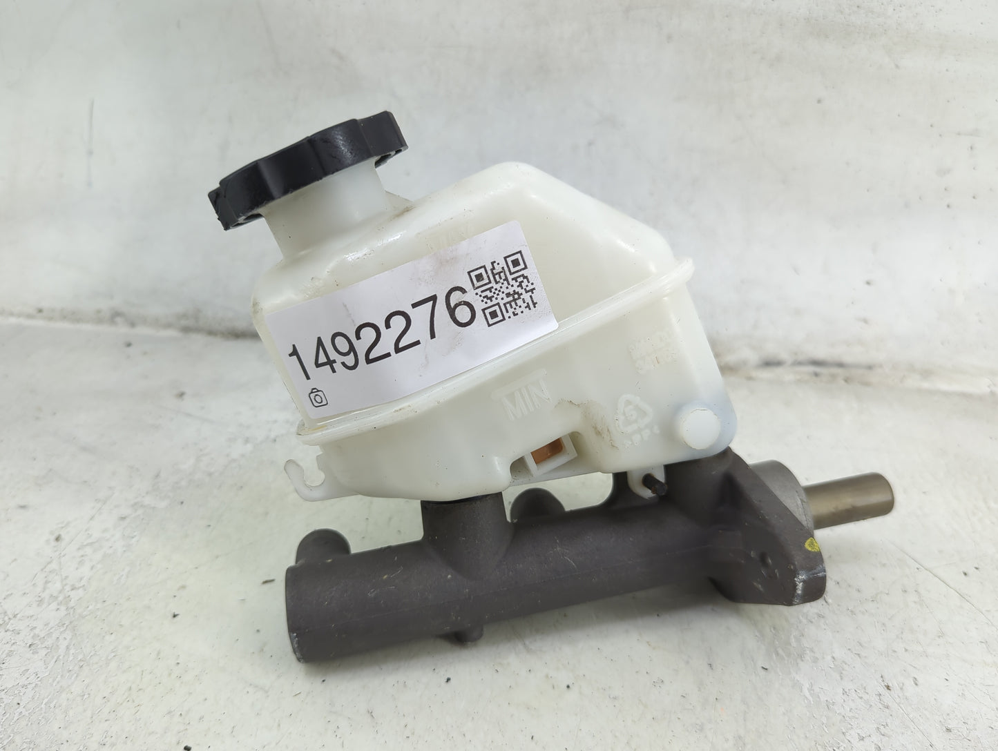 2009-2016 Hyundai Genesis Brake Master Cylinder 1492276 - Oemusedautoparts1.com