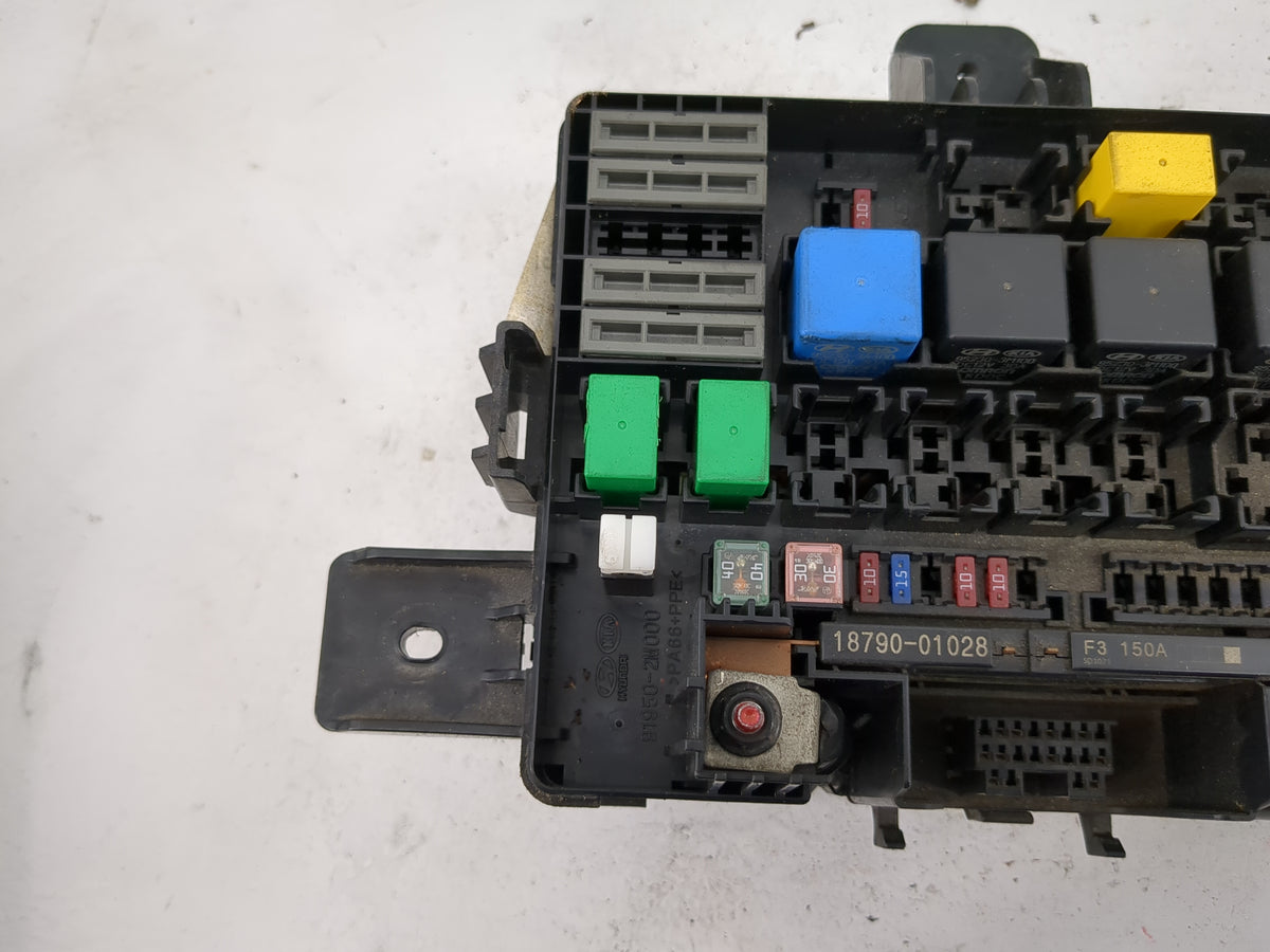 2013-2016 Hyundai Genesis Fusebox Fuse Box Panel Relay Module P/N:91950-2M230 18790-01028 Fits Fits 2013 2014 2015 2016 OEM 