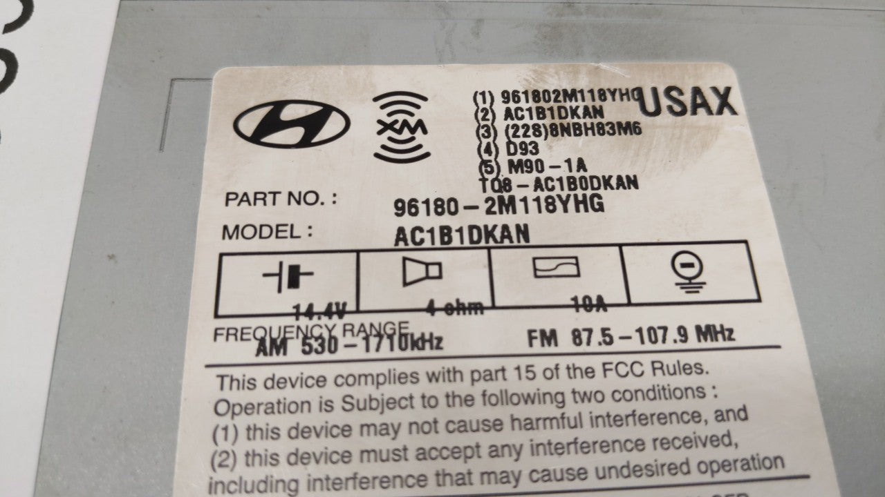 2014-2015 Hyundai Genesis Am Fm Cd Player Radio Receiver - Oemusedautoparts1.com