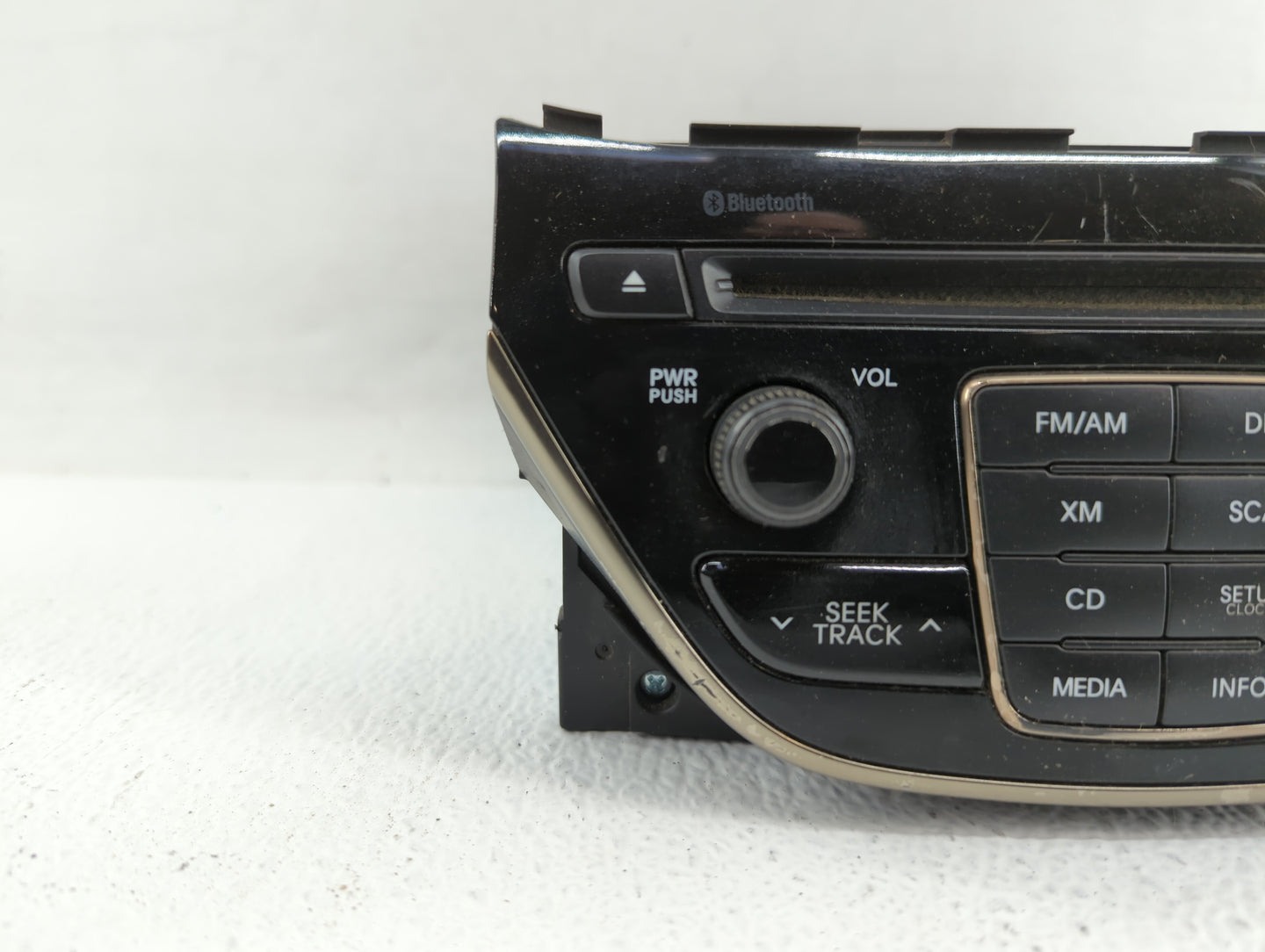 2014-2015 Hyundai Genesis Am Fm Cd Player Radio Receiver - Oemusedautoparts1.com
