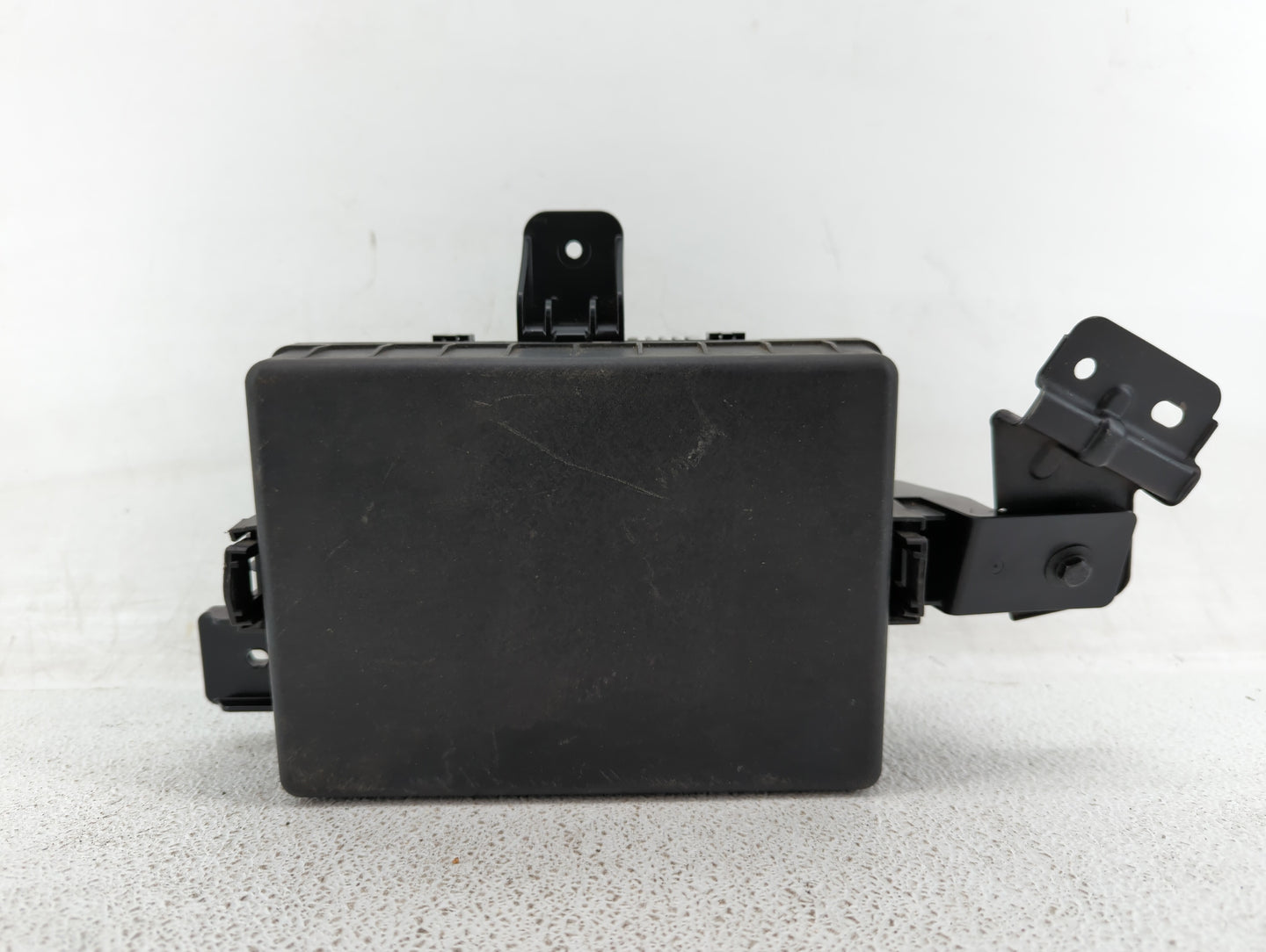 2015-2016 Hyundai Genesis Fusebox Fuse Box Panel Relay Module P/N:91261 2M712 Fits Fits 2015 2016 OEM Used Auto Parts - Oemu