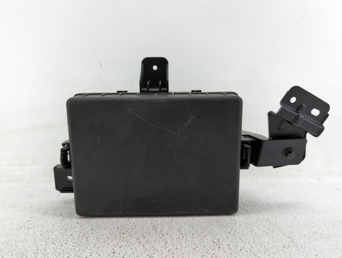 2015-2016 Hyundai Genesis Fusebox Fuse Box Panel Relay Module P/N:91261 2M712 Fits Fits 2015 2016 OEM Used Auto Parts - Oemu