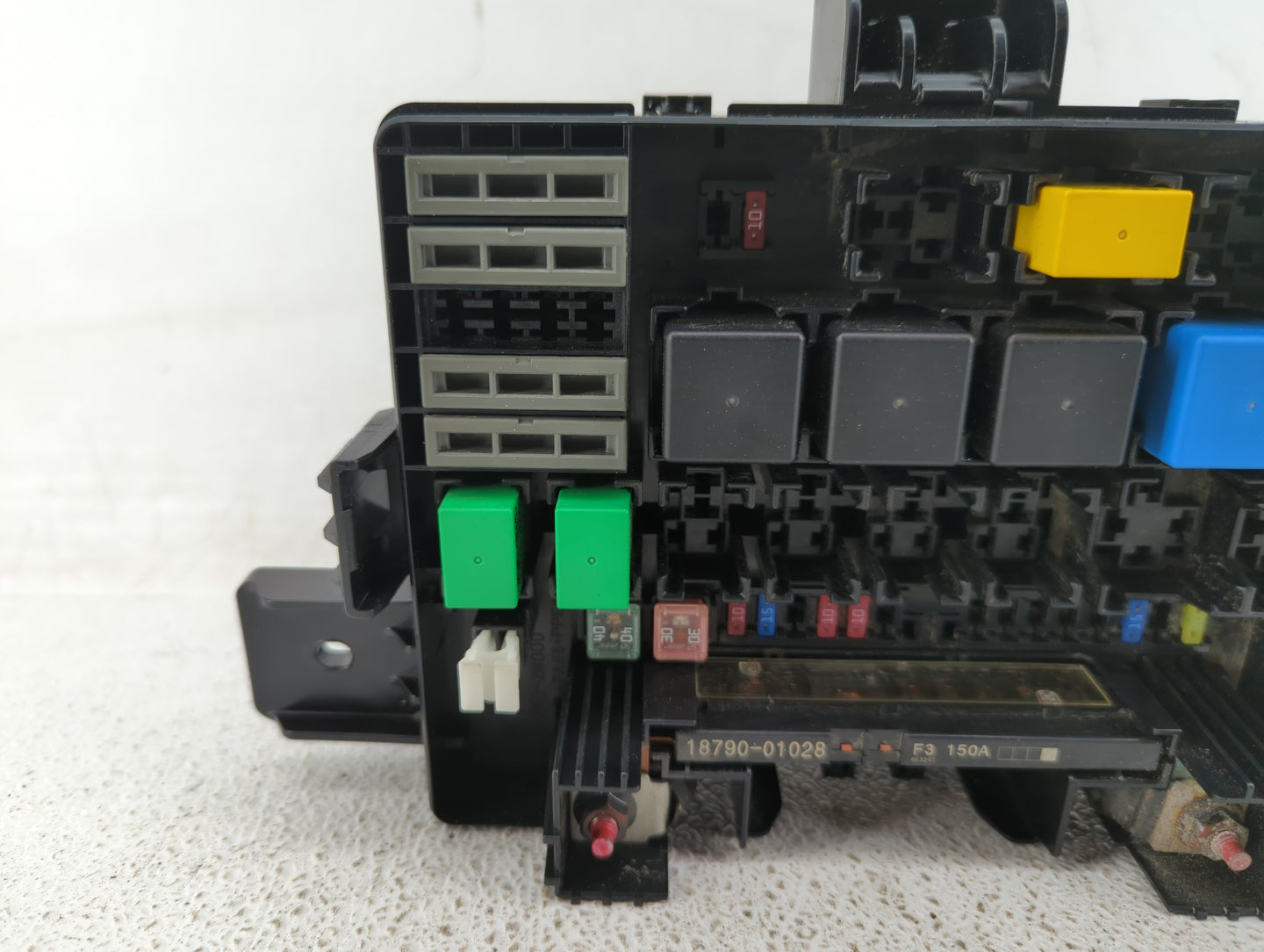 2015-2016 Hyundai Genesis Fusebox Fuse Box Panel Relay Module P/N:91261 2M712 Fits Fits 2015 2016 OEM Used Auto Parts - Oemu