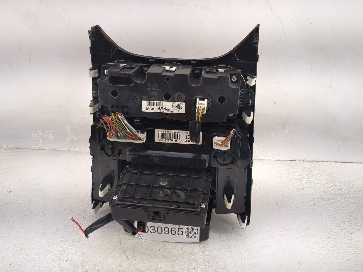 2013-2016 Hyundai Genesis Climate Control Module Temperature AC/Heater Replacement P/N:94300-2M850 97250-2MFP1 Fits OEM Used