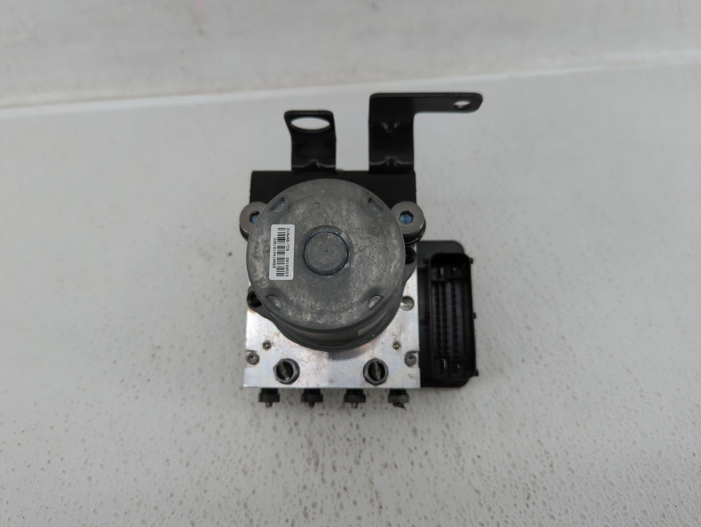 2015-2016 Hyundai Genesis ABS Pump Control Module Replacement P/N:58920-B1130 Fits Fits 2015 2016 2017 OEM Used Auto Parts -