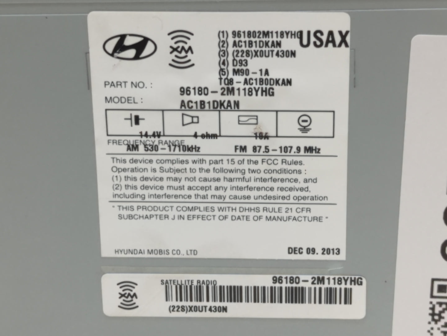 2014-2015 Hyundai Genesis Radio AM FM Cd Player Receiver Replacement P/N:96180-2M118YHG Fits Fits 2014 2015 OEM Used Auto Pa