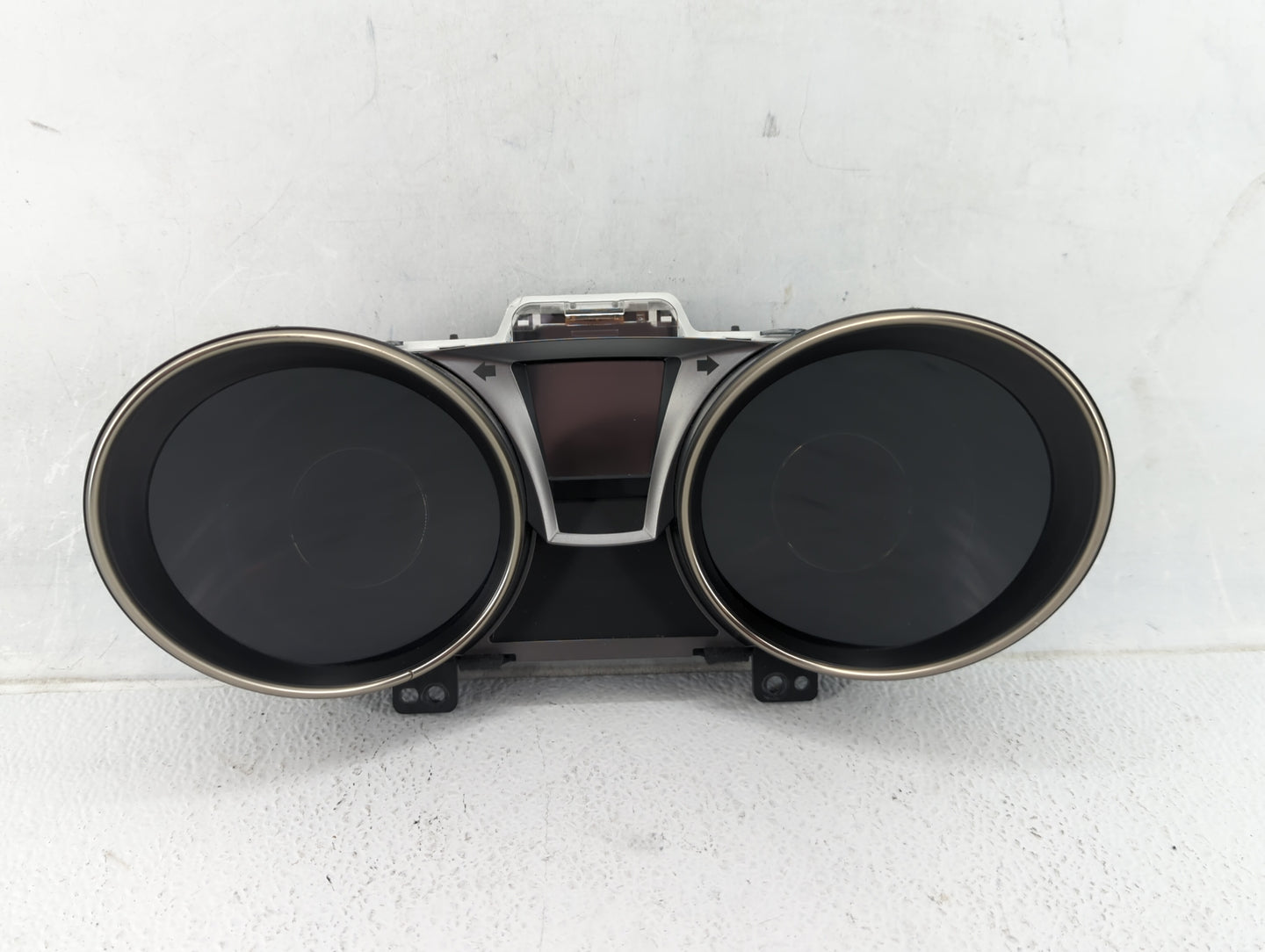 2014-2016 Hyundai Genesis Instrument Cluster Speedometer Gauges P/N:94031-2M320 Fits Fits 2014 2015 2016 OEM Used Auto Parts