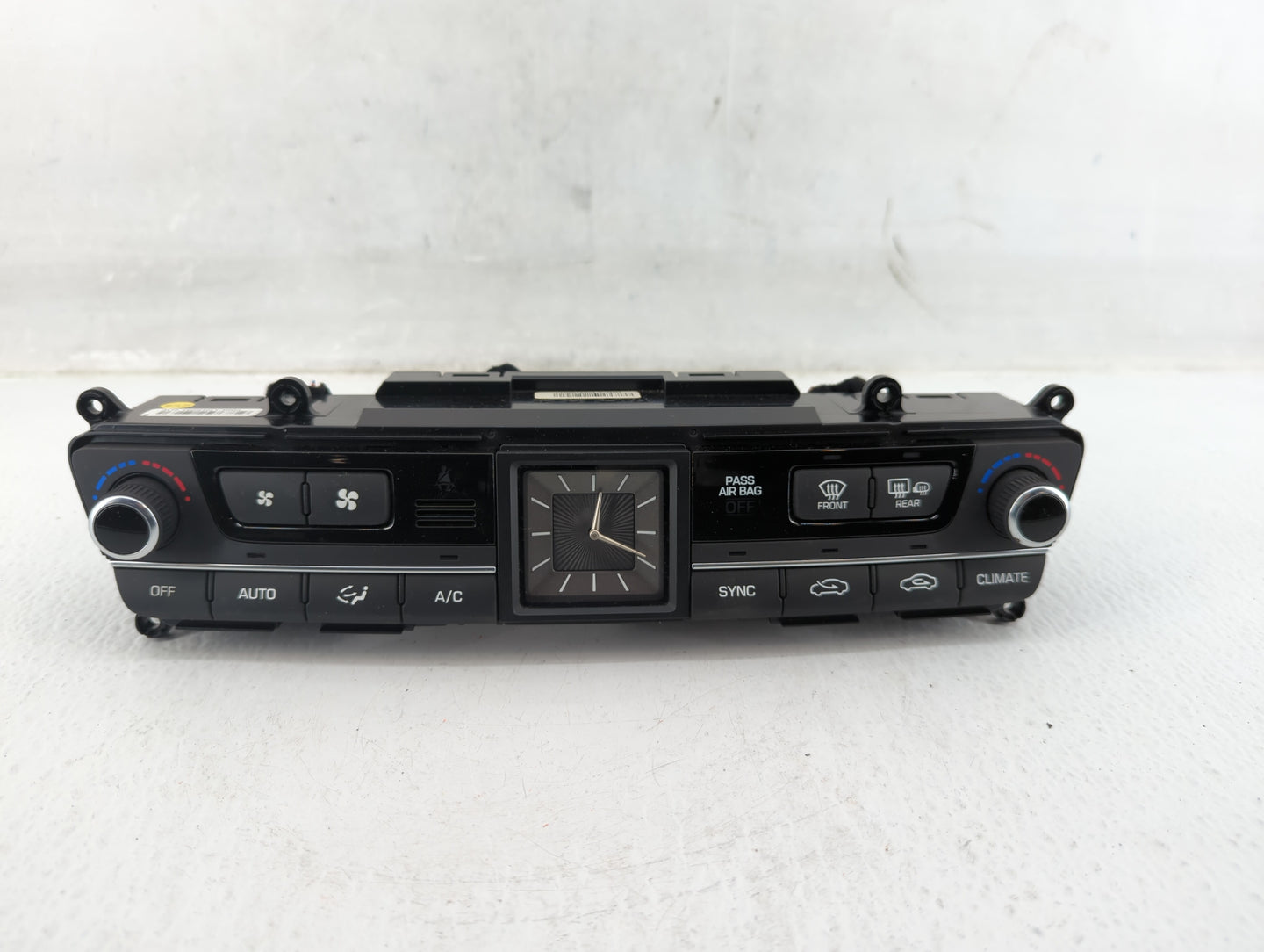 2015-2016 Hyundai Genesis Climate Control Module Temperature AC/Heater Replacement P/N:97250-B1120 97250-B1XXX Fits OEM Used