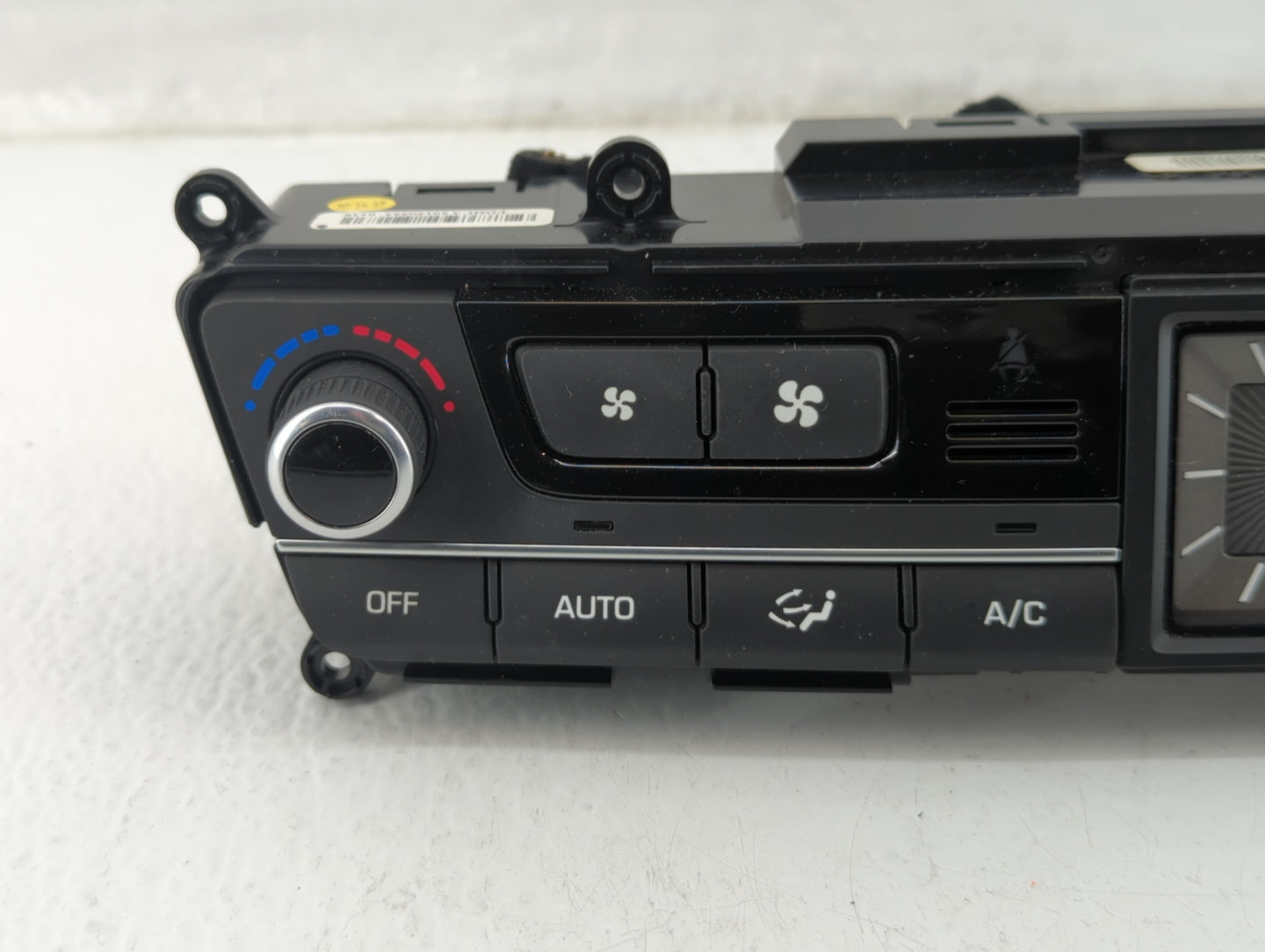 2015-2016 Hyundai Genesis Climate Control Module Temperature AC/Heater Replacement P/N:97250-B1120 97250-B1XXX Fits OEM Used