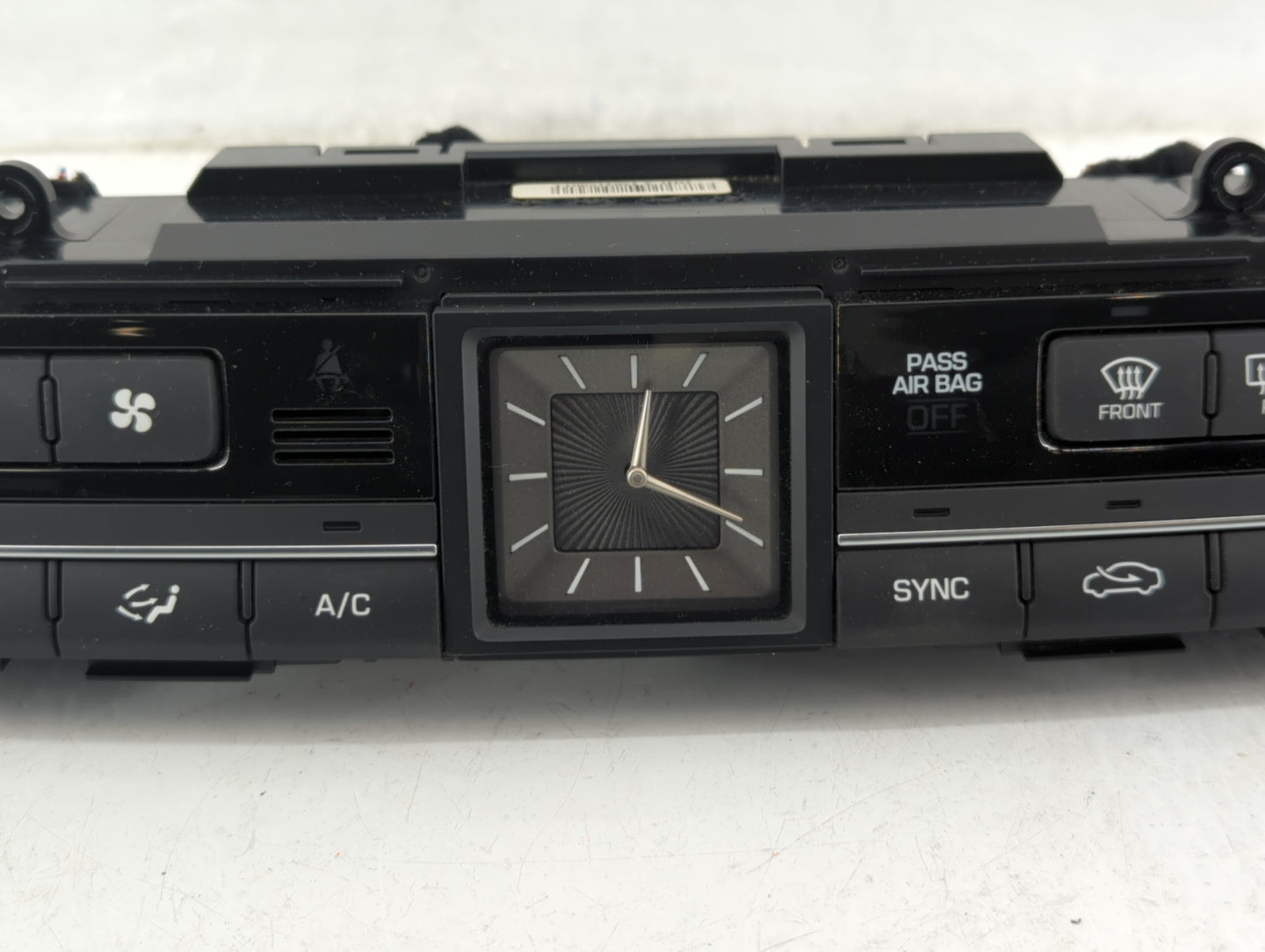 2015-2016 Hyundai Genesis Climate Control Module Temperature AC/Heater Replacement P/N:97250-B1120 97250-B1XXX Fits OEM Used