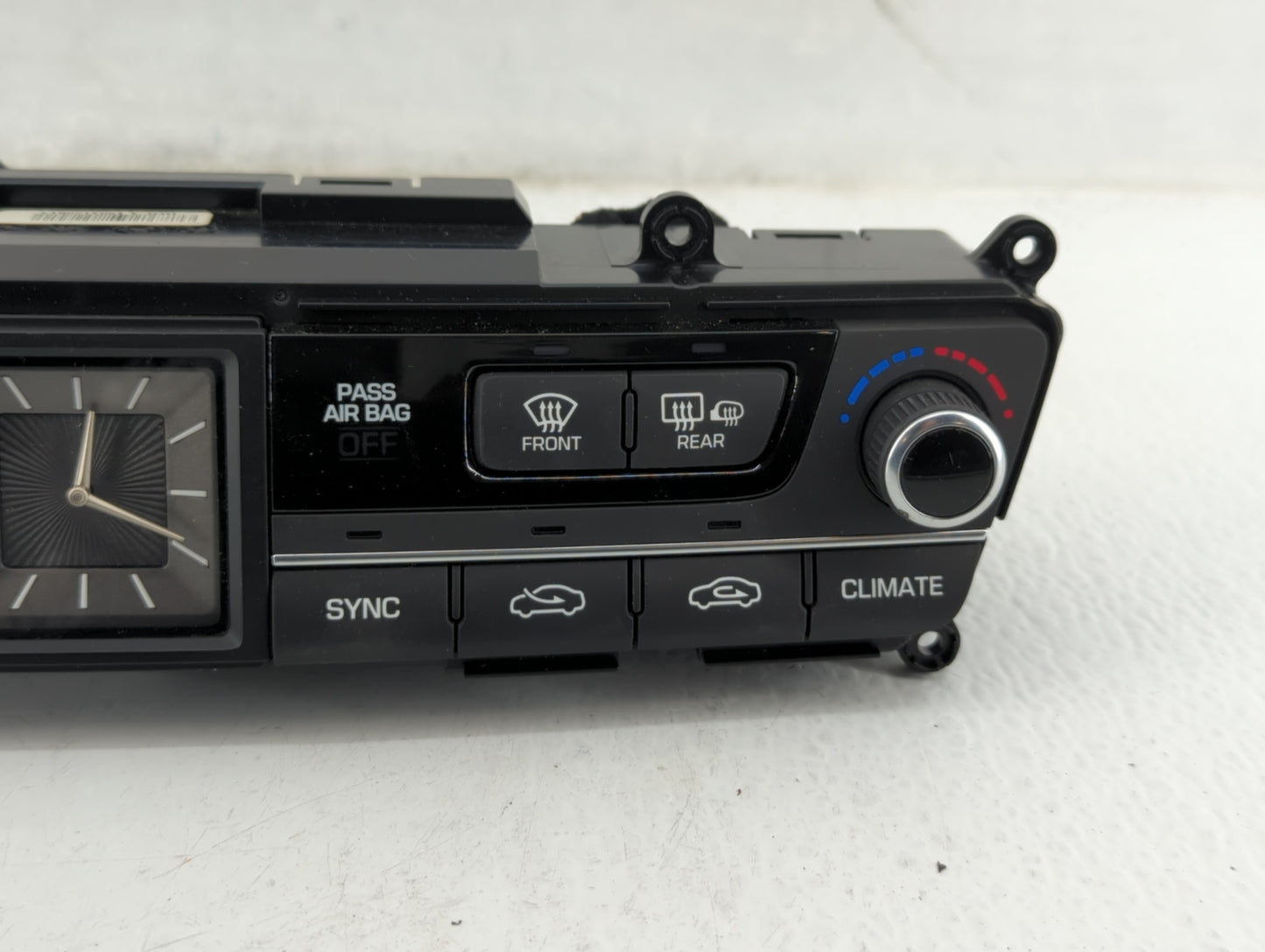 2015-2016 Hyundai Genesis Climate Control Module Temperature AC/Heater Replacement P/N:97250-B1120 97250-B1XXX Fits OEM Used