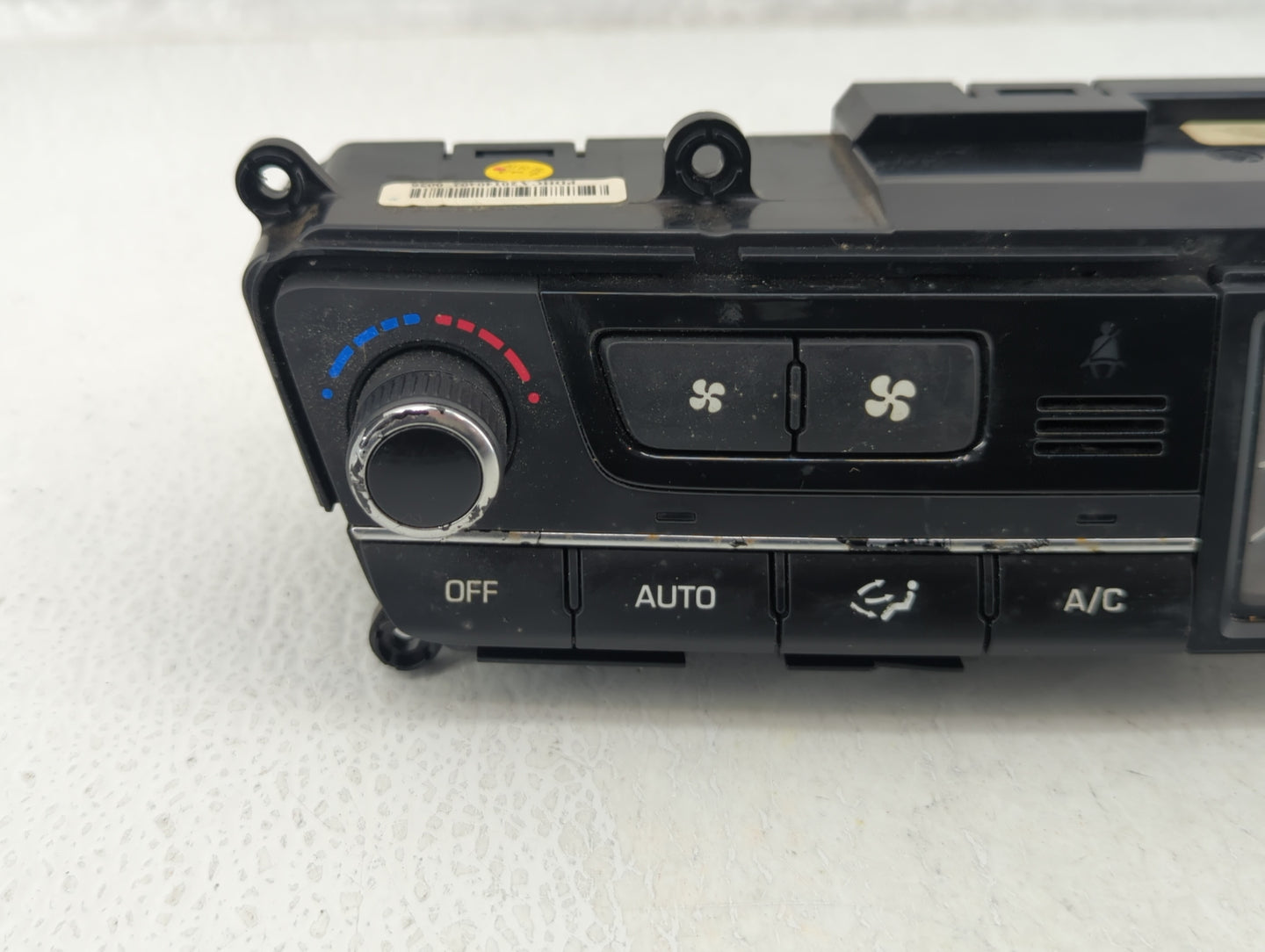 2015-2016 Hyundai Genesis Climate Control Module Temperature AC/Heater Replacement P/N:97250B1150 97250-B1XXX Fits OEM Used 