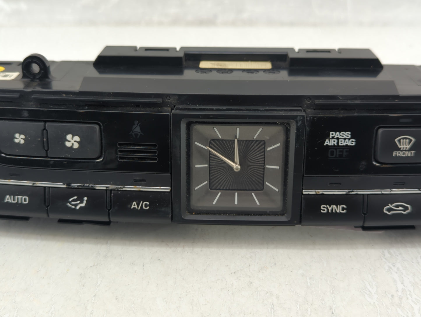 2015-2016 Hyundai Genesis Climate Control Module Temperature AC/Heater Replacement P/N:97250B1150 97250-B1XXX Fits OEM Used 