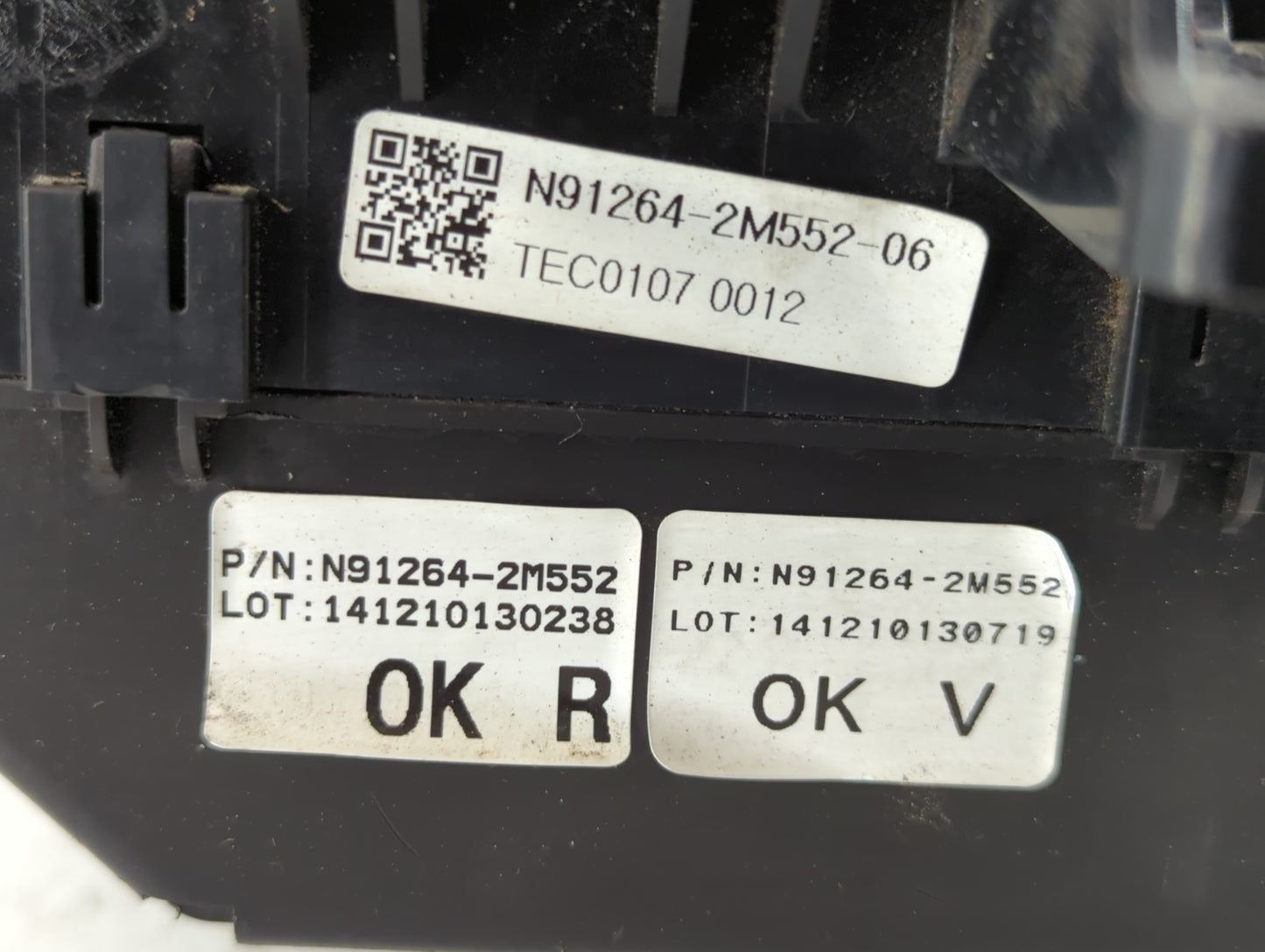 2013-2015 Hyundai Genesis Fusebox Fuse Box Panel Relay Module P/N:N91264-2M552 Fits Fits 2013 2014 2015 OEM Used Auto Parts 
