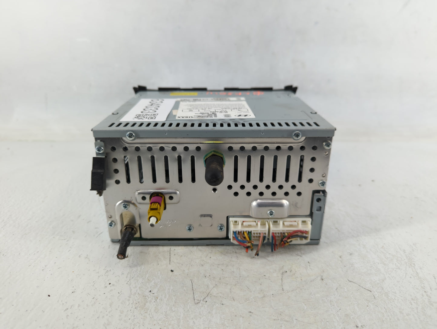 2013-2015 Hyundai Genesis Am Fm Cd Player Radio Receiver - Oemusedautoparts1.com