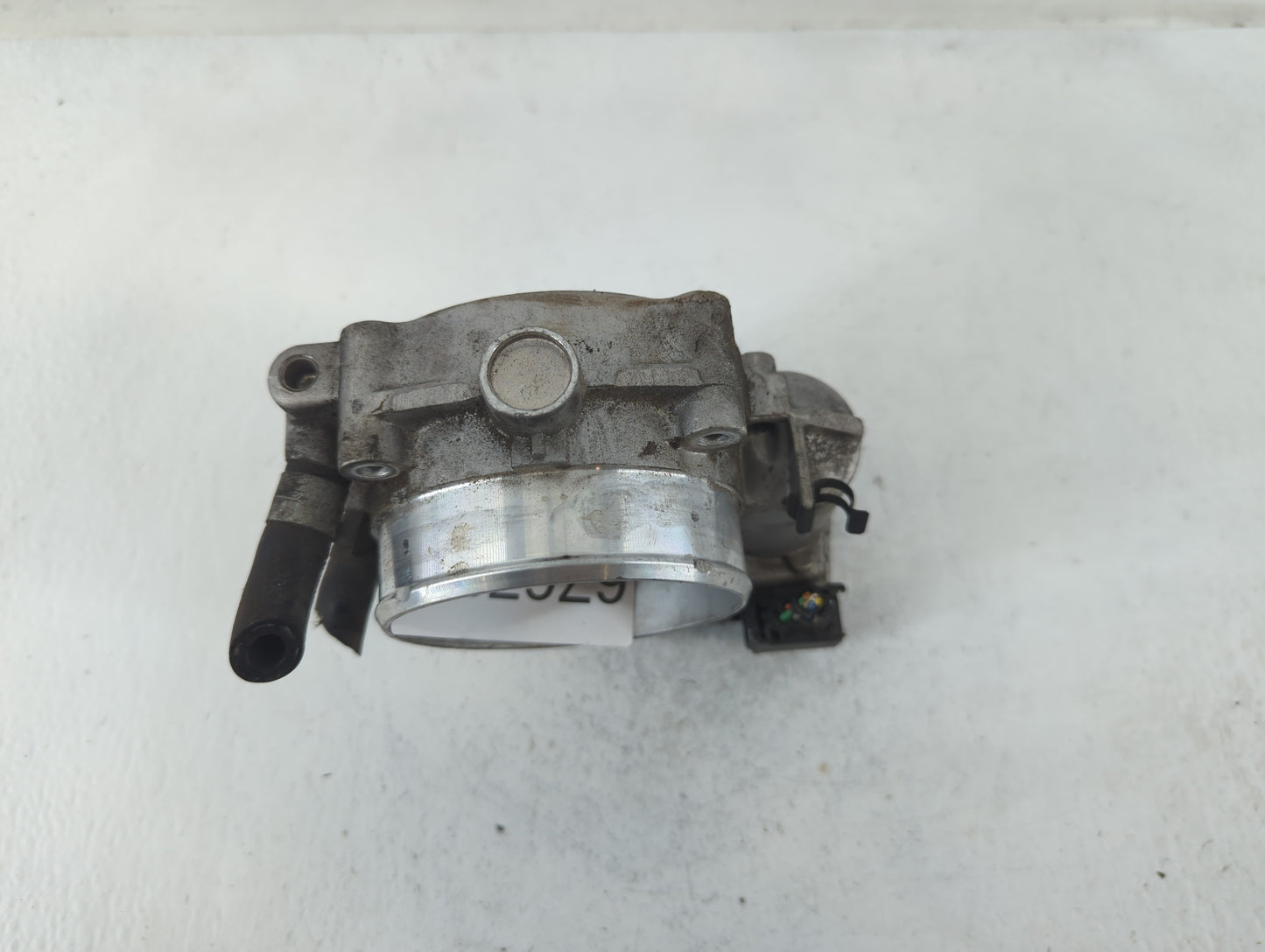 2012-2016 Hyundai Genesis Throttle Body P/N:35100-3F100 Fits Fits 2012 2013 2014 2015 2016 2017 OEM Used Auto Parts - Oemuse
