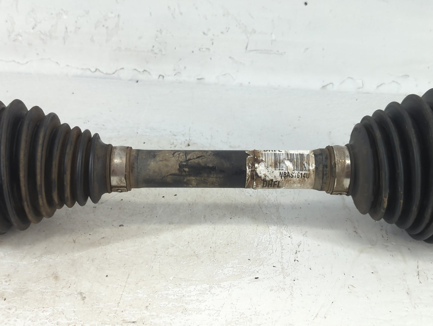 2015-2016 Hyundai Genesis Axle Shaft Front Driver Cv C/v - Oemusedautoparts1.com
