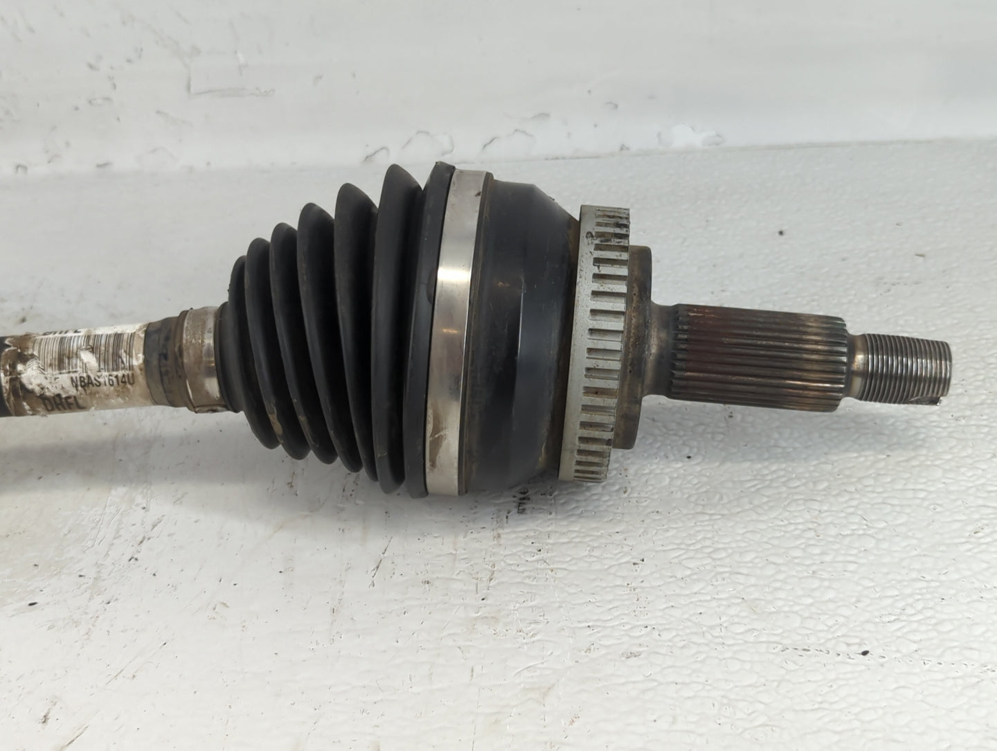 2015-2016 Hyundai Genesis Axle Shaft Front Driver Cv C/v - Oemusedautoparts1.com