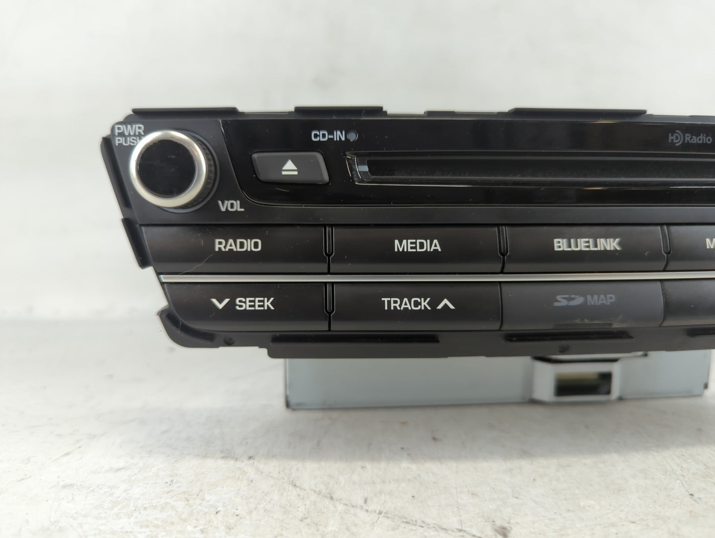 2015-2016 Hyundai Genesis Am Fm Cd Player Radio Receiver - Oemusedautoparts1.com